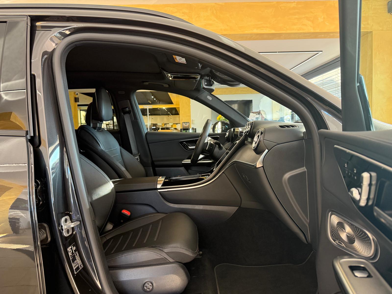 MERCEDES-BENZ GLC 300 4Matic 9G-Tronic-image-15