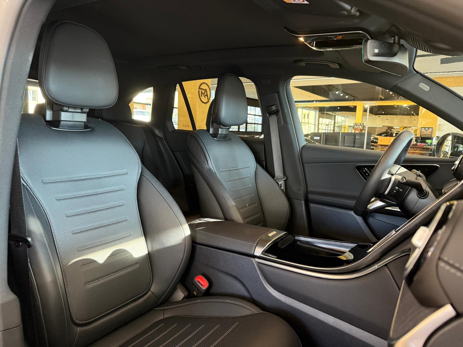 MERCEDES-BENZ GLC 300 4Matic 9G-Tronic-image-16