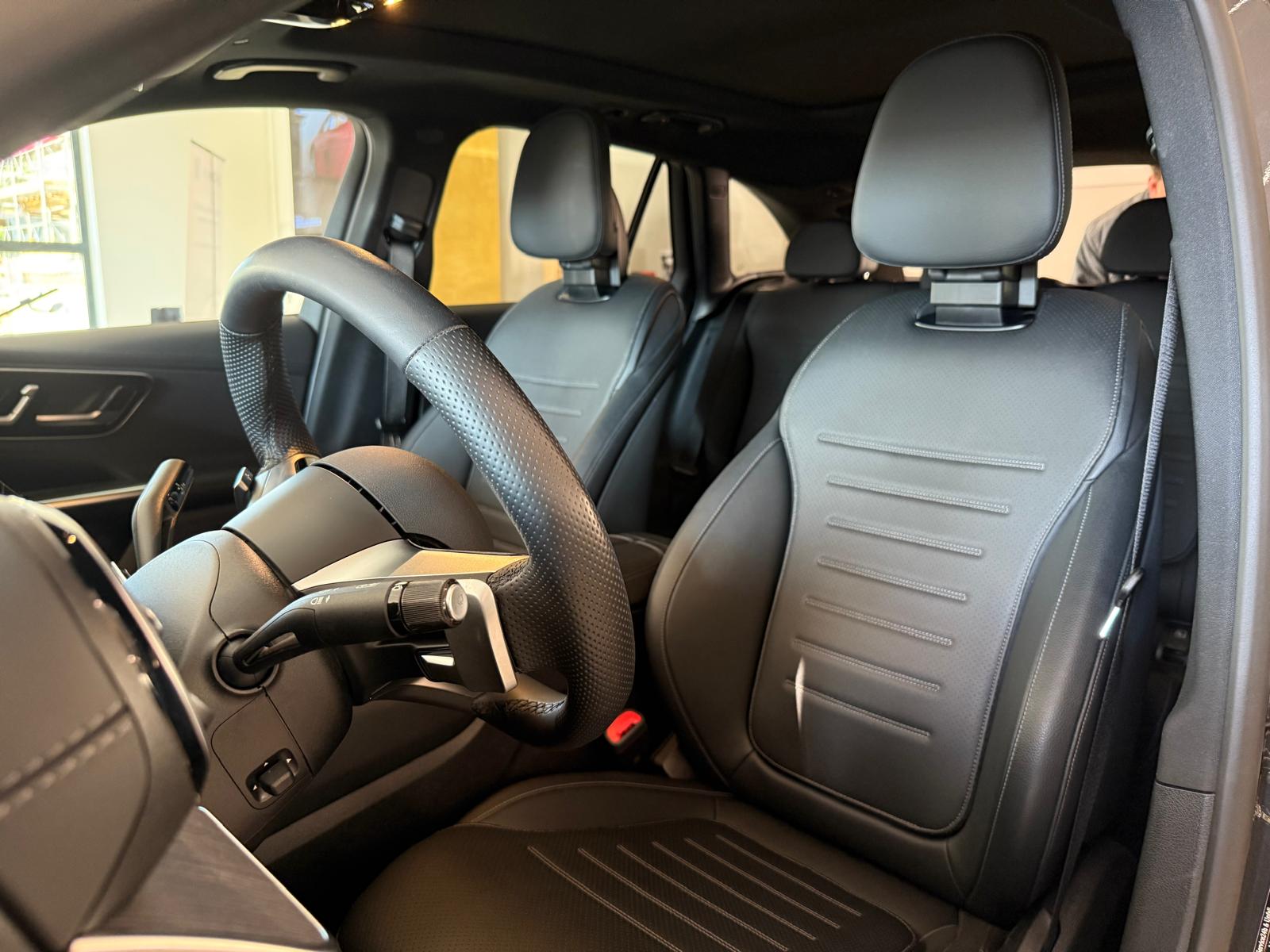 MERCEDES-BENZ GLC 300 4Matic 9G-Tronic-image-12