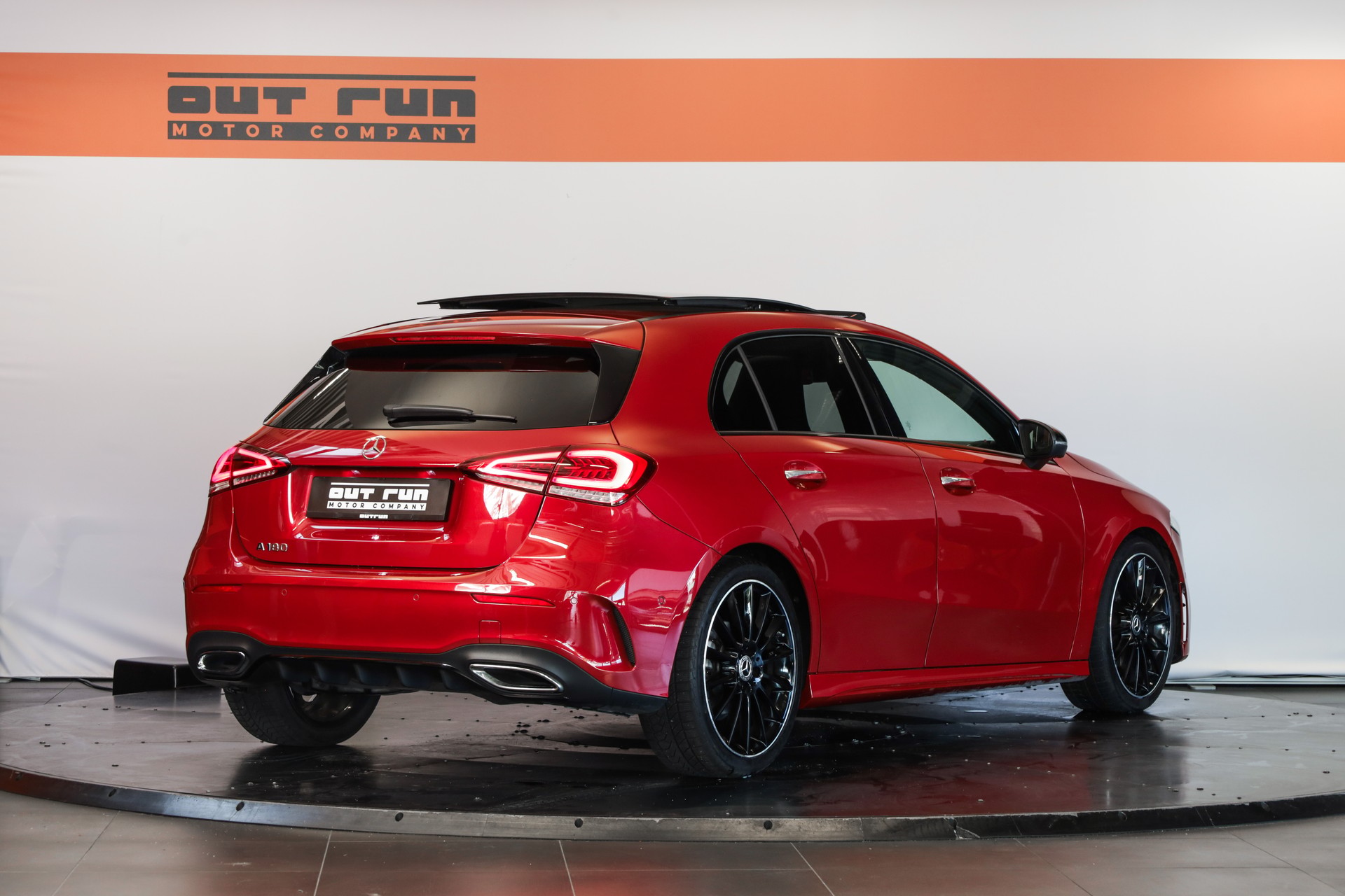 MERCEDES-BENZ A 180 Night Star AMG Line 7G-DCT-showroom-element-2