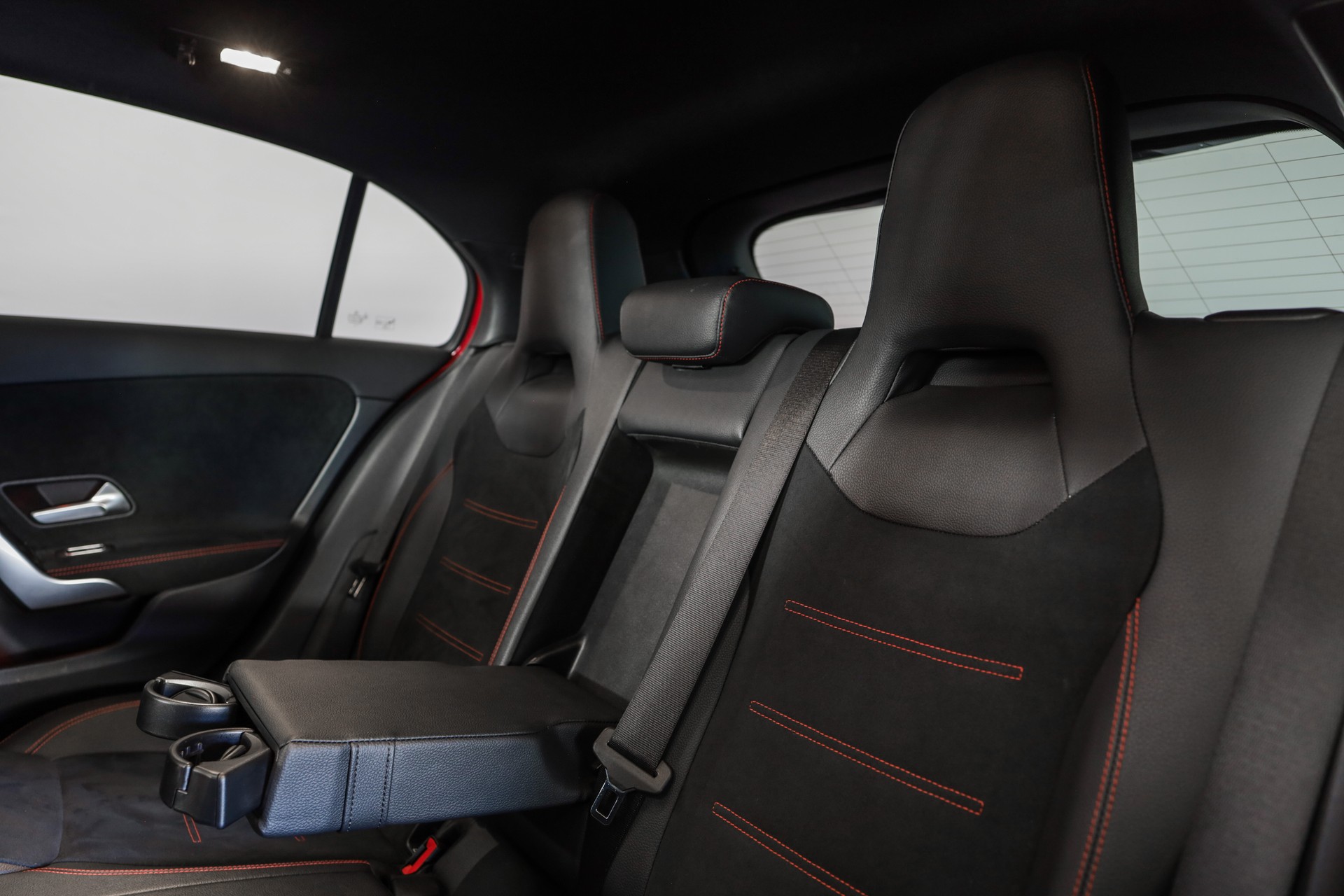 MERCEDES-BENZ A 180 Night Star AMG Line 7G-DCT-image-21