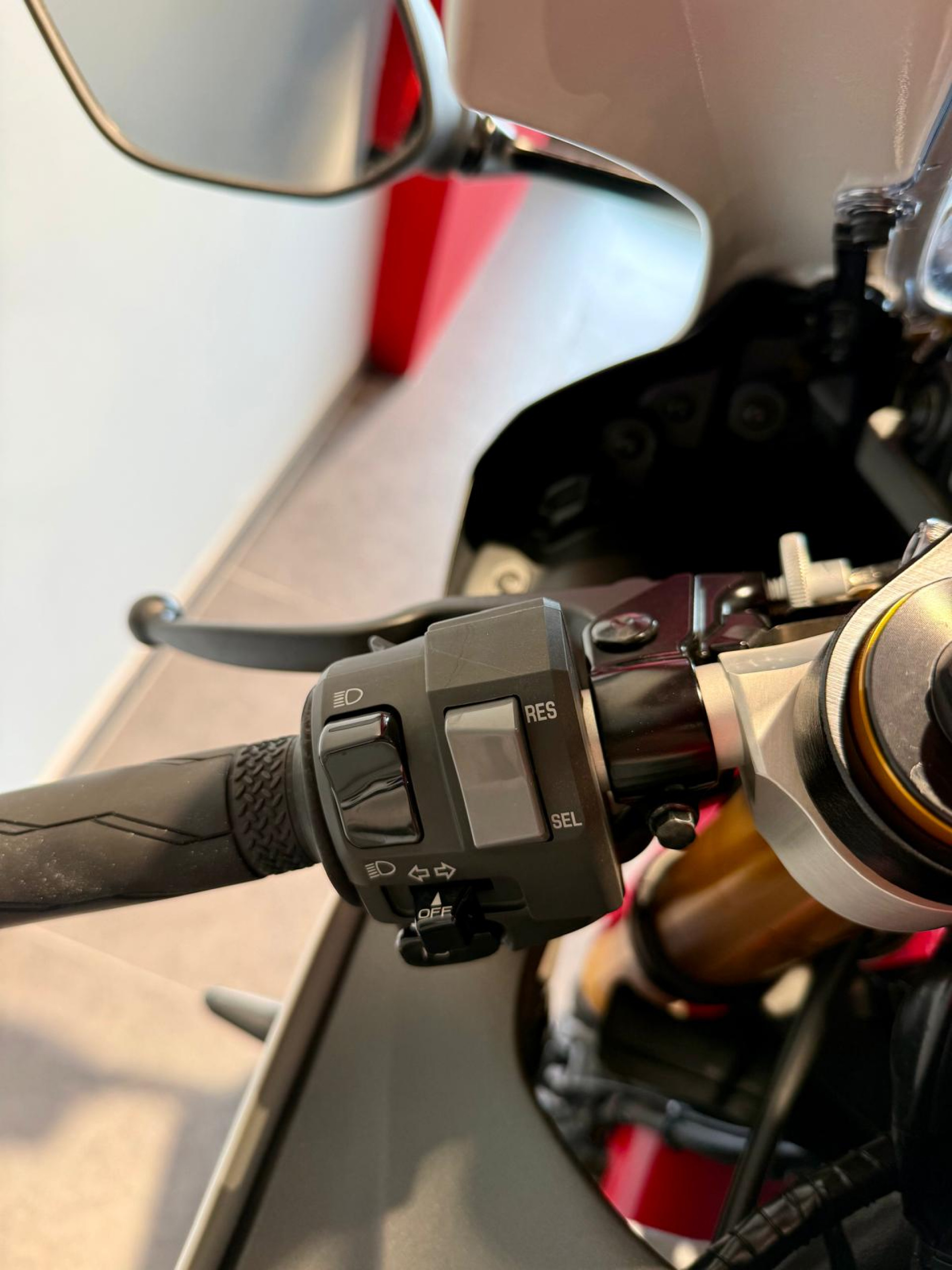 YAMAHA R7 World GP 60th Anniversary-showroom-element-3