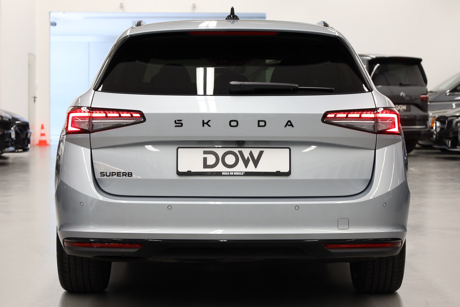SKODA Superb Combi 2.0 TDI Sportline DSG-image-6
