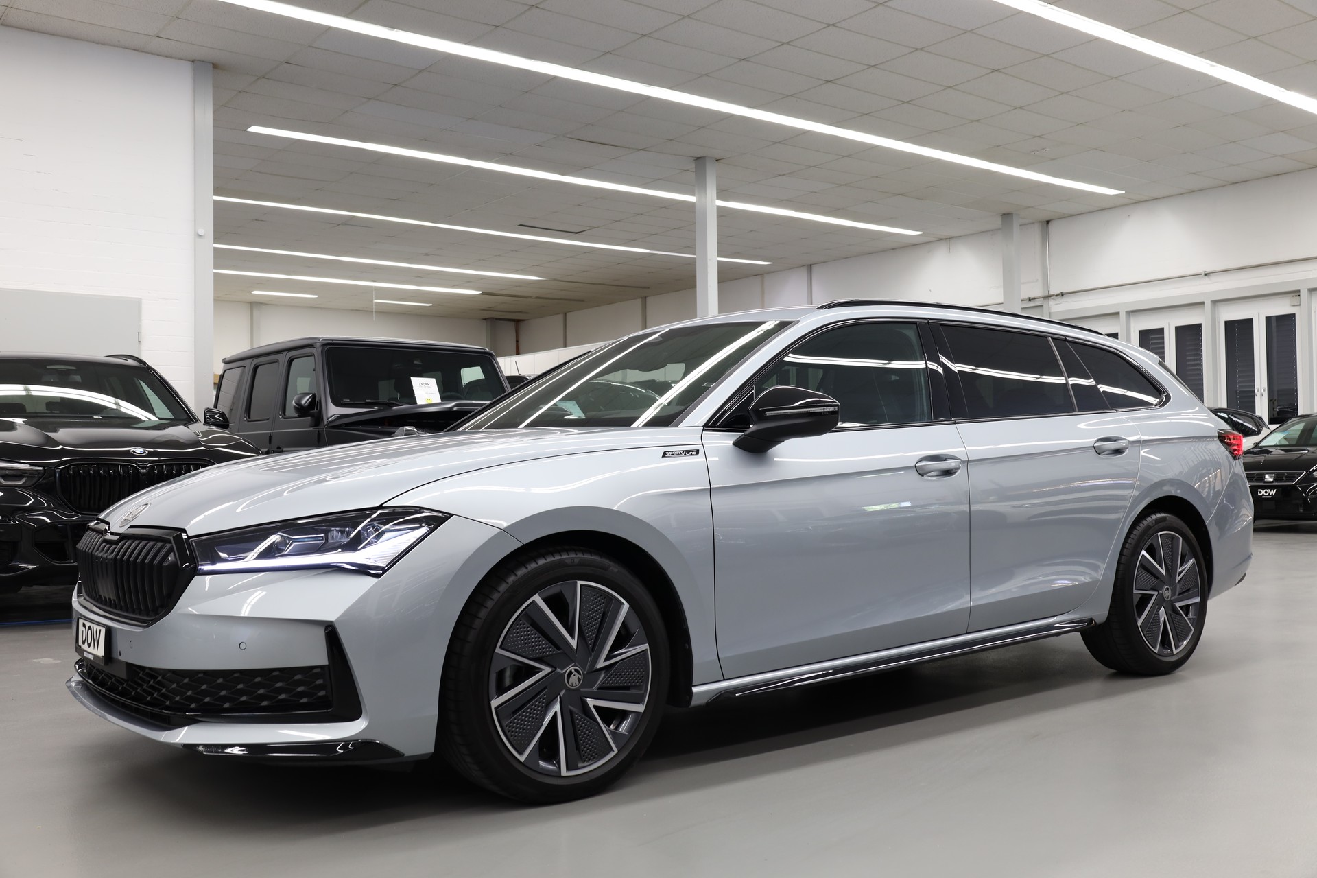 SKODA Superb Combi 2.0 TDI Sportline DSG-showroom-element-2