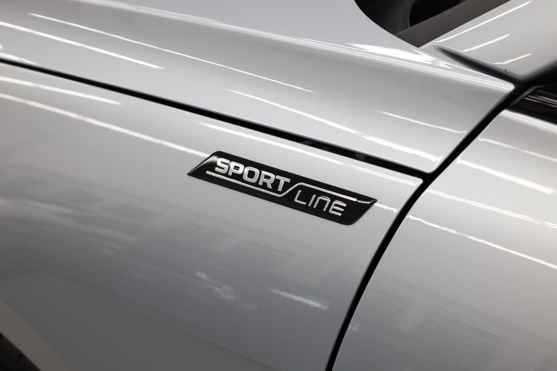 SKODA Superb Combi 2.0 TDI Sportline DSG-image-9