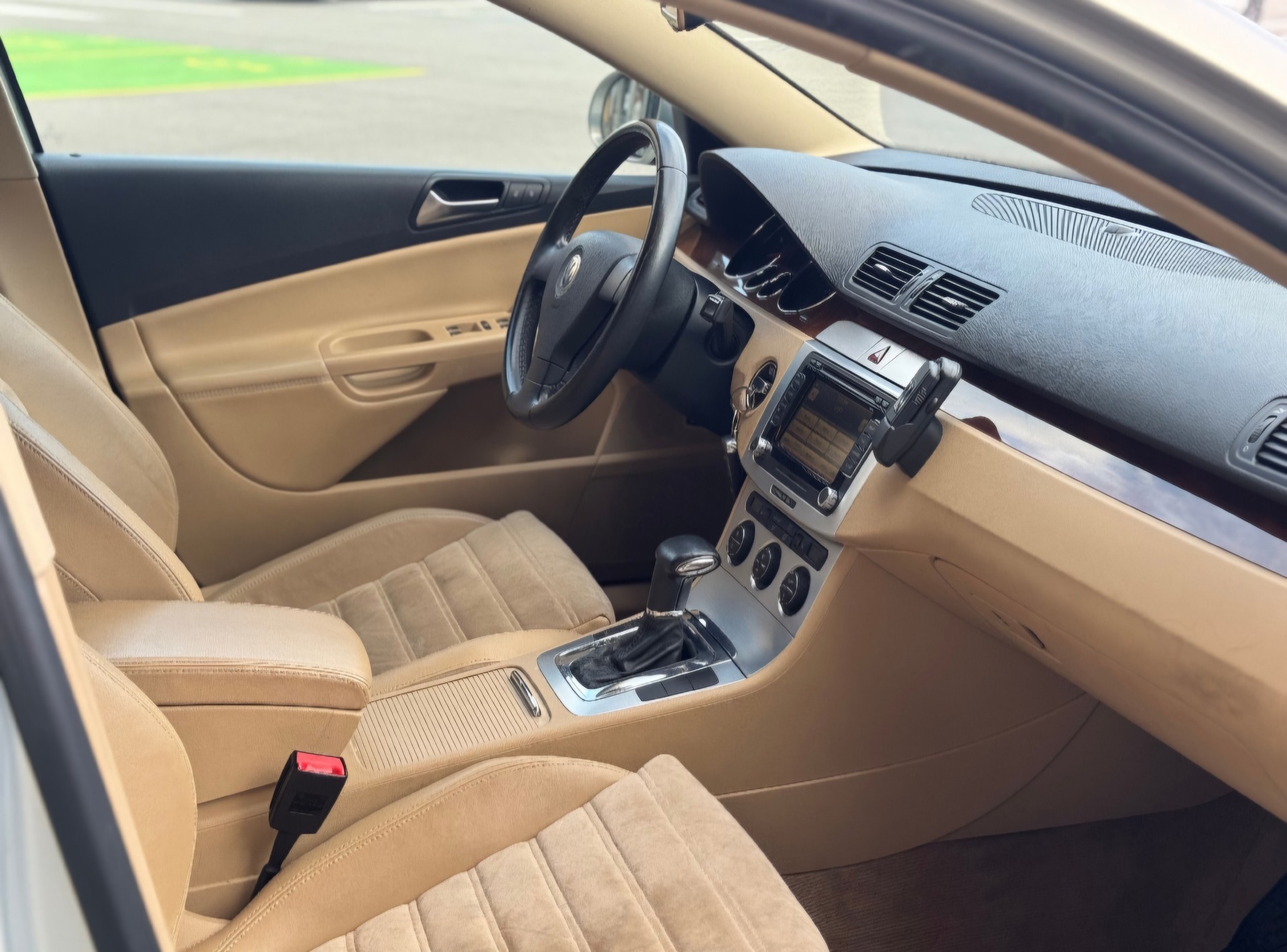 VW Passat 2.0T FSI Highline-image-7