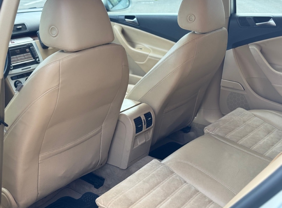 VW Passat 2.0T FSI Highline-image-6