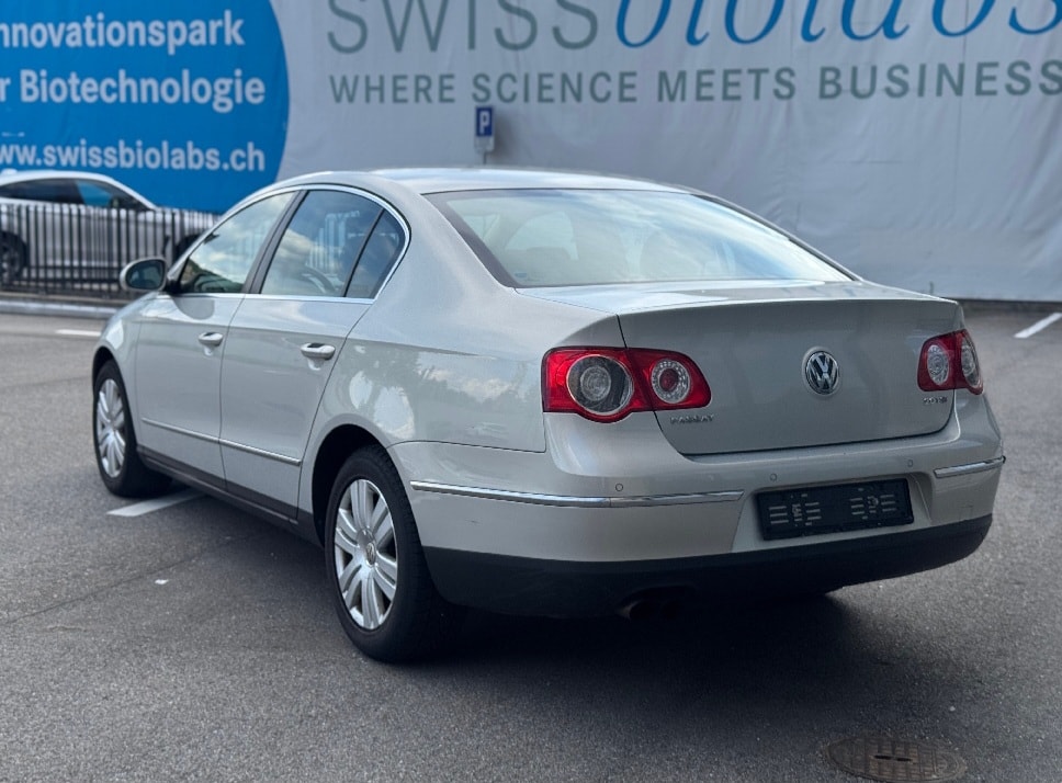 VW Passat 2.0T FSI Highline-image-3