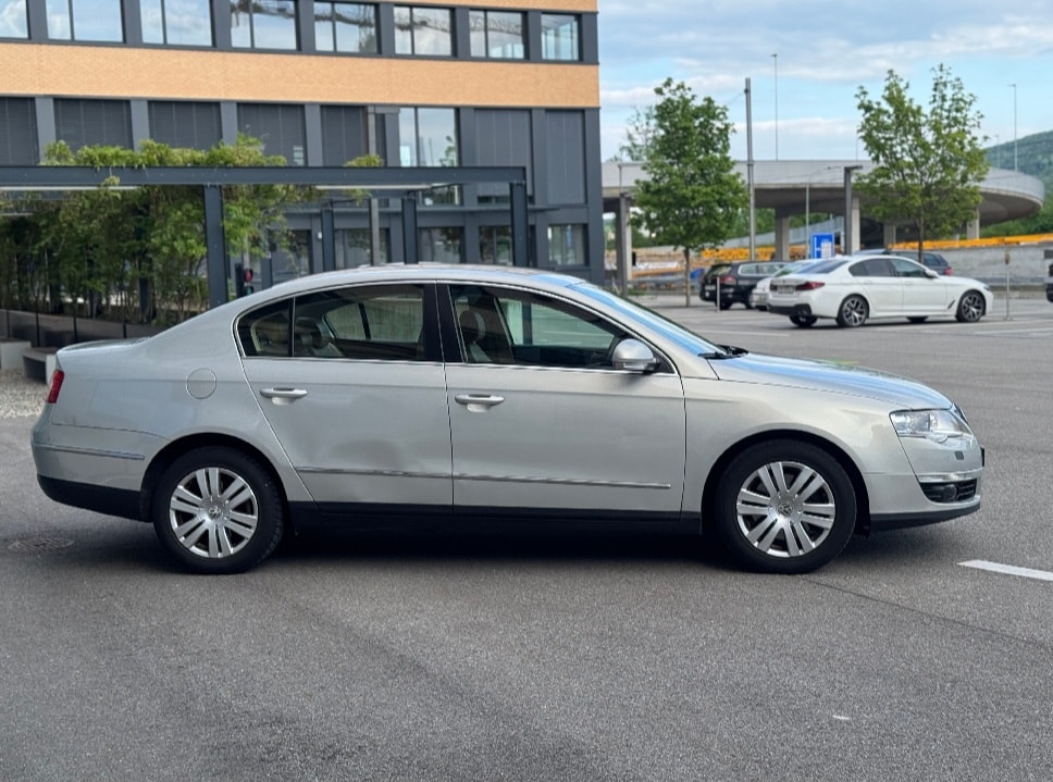 VW Passat 2.0T FSI Highline-image-4