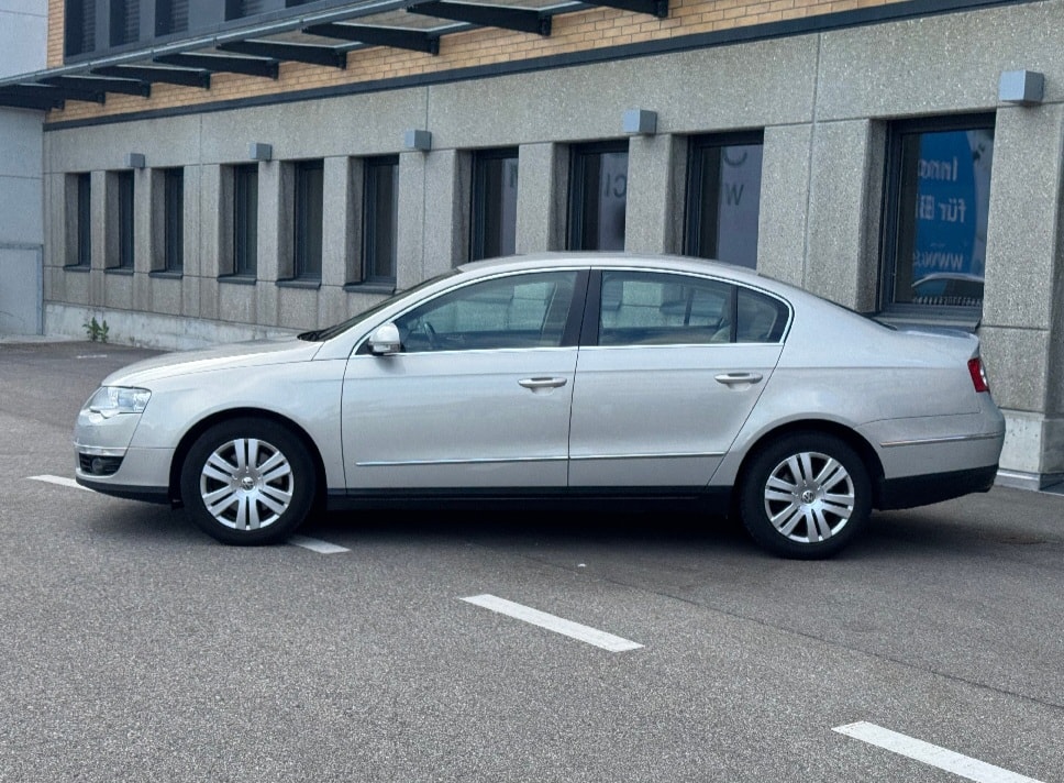 VW Passat 2.0T FSI Highline-image-2