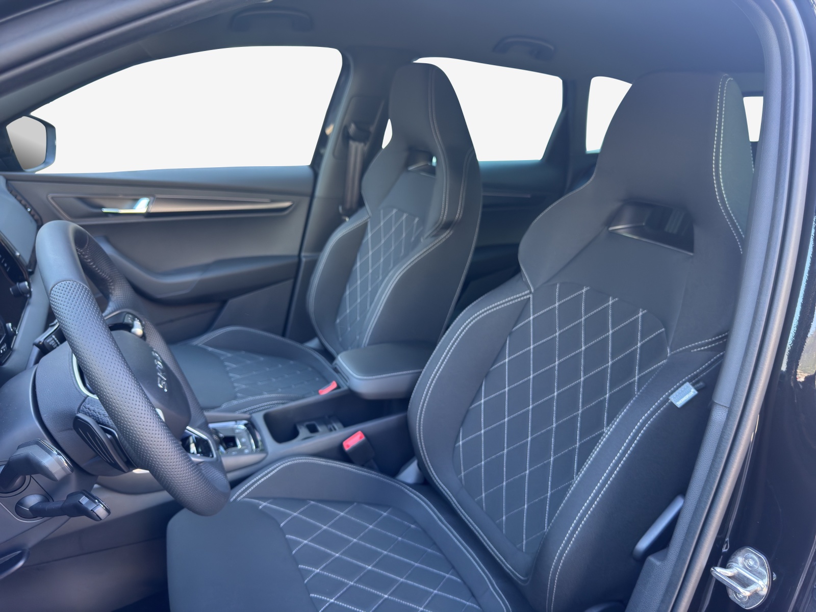 SKODA Karoq 2.0 TSI SportLine 4x4 DSG-image-7