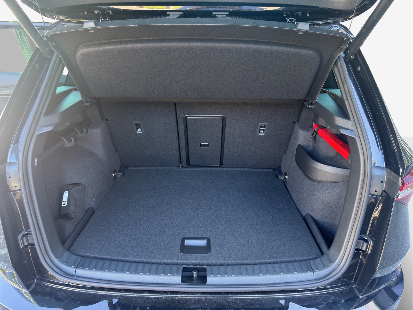 SKODA Karoq 2.0 TSI SportLine 4x4 DSG-image-11