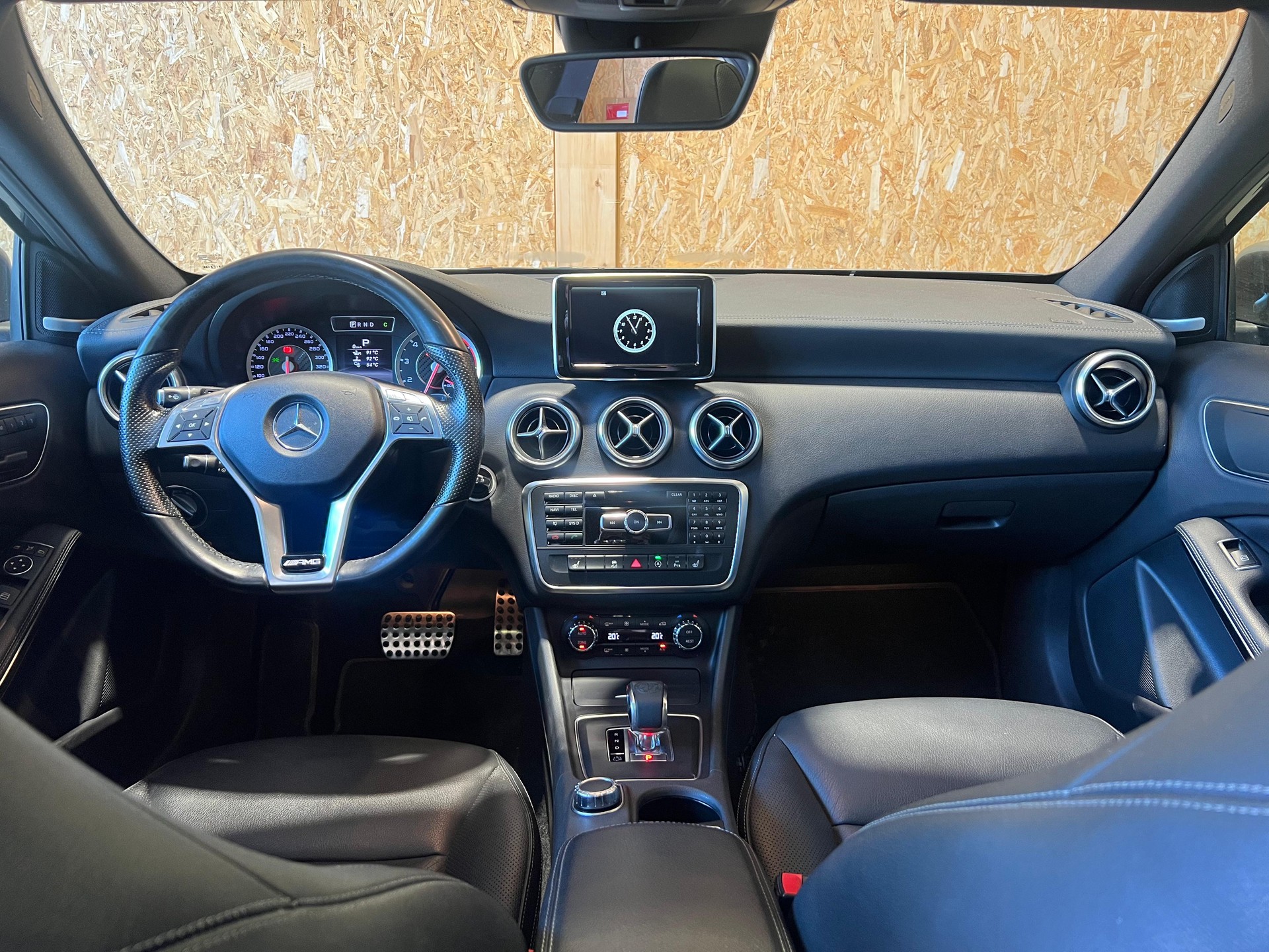 MERCEDES-BENZ A 45 AMG 4m-image-4