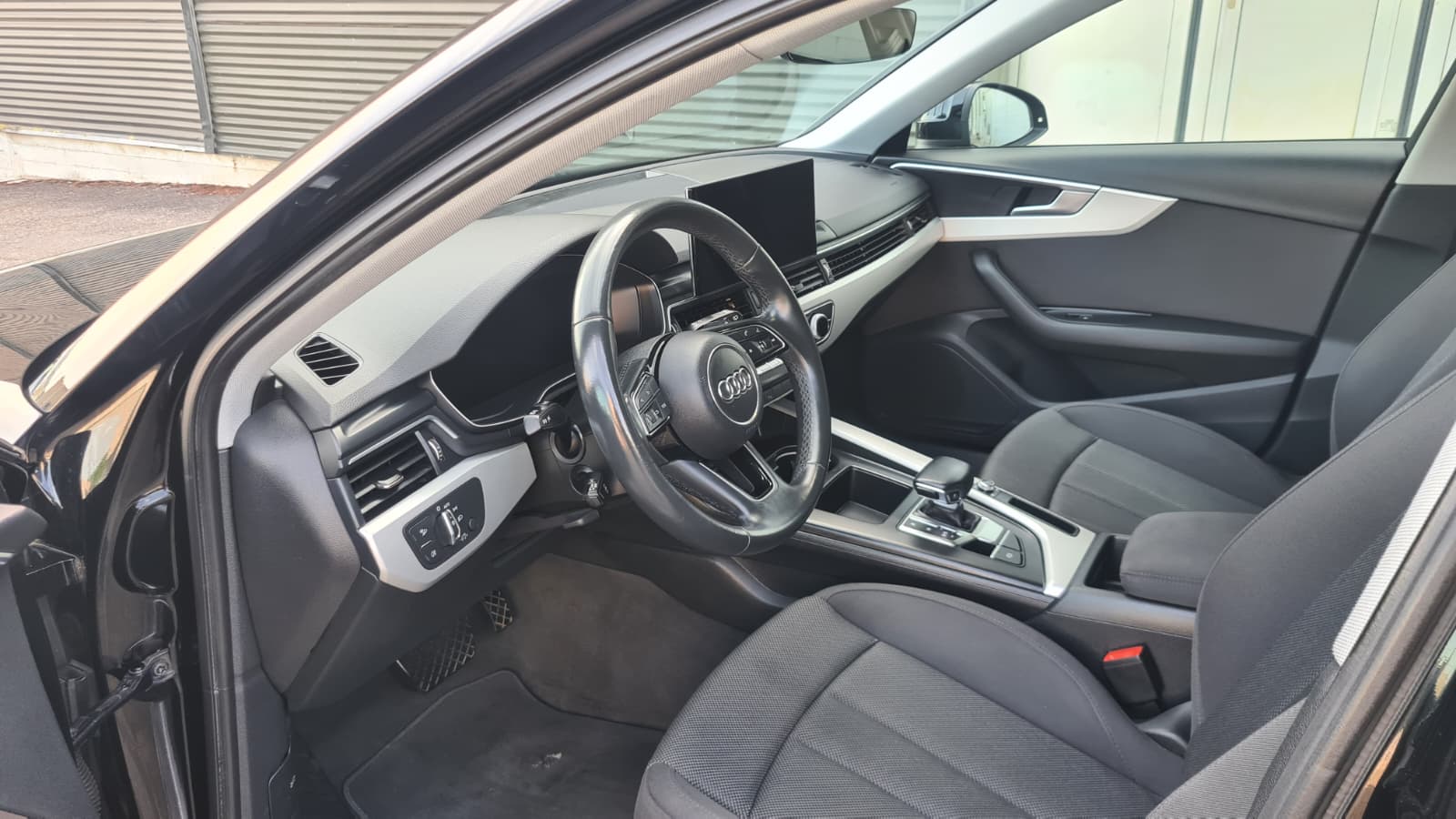 AUDI A4 Avant 35 TDI S-tronic ** Gr-Navigationssystem ** PDC Vorne + Hinten ** Tempomat ** Frisch Ab MFK & Service **-image-16