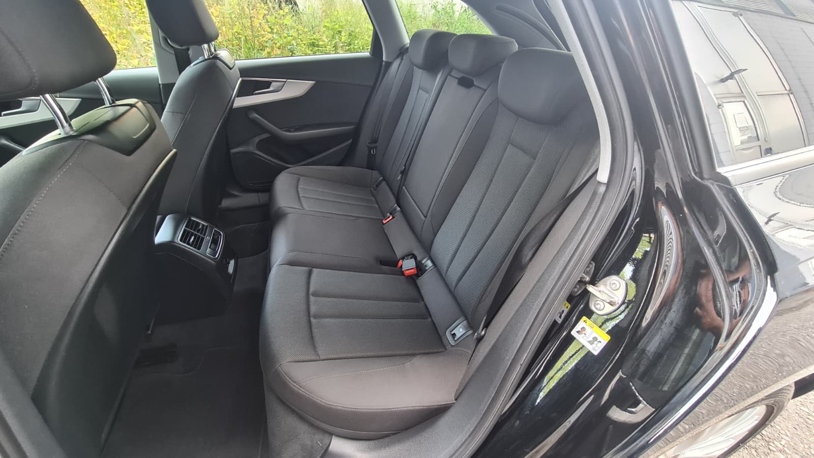 AUDI A4 Avant 35 TDI S-tronic ** Gr-Navigationssystem ** PDC Vorne + Hinten ** Tempomat ** Frisch Ab MFK & Service **-image-18
