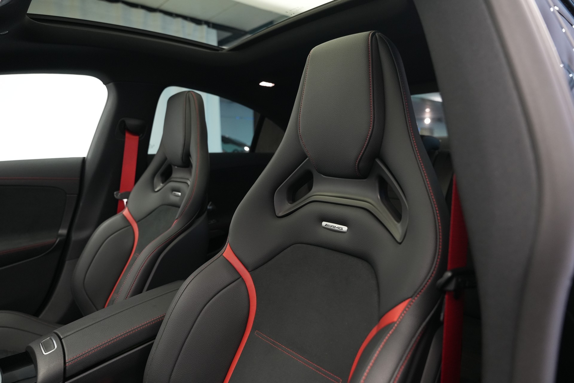 MERCEDES-BENZ CLA 45 S AMG 4Matic+ 8G-DCT *Burmester* *Schalensitze* *Panorama*-image-14