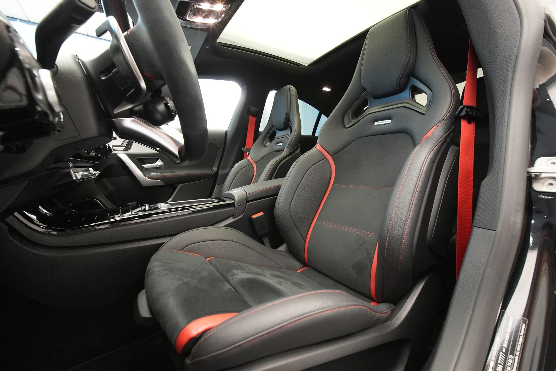 MERCEDES-BENZ CLA 45 S AMG 4Matic+ 8G-DCT *Burmester* *Schalensitze* *Panorama*-image-13