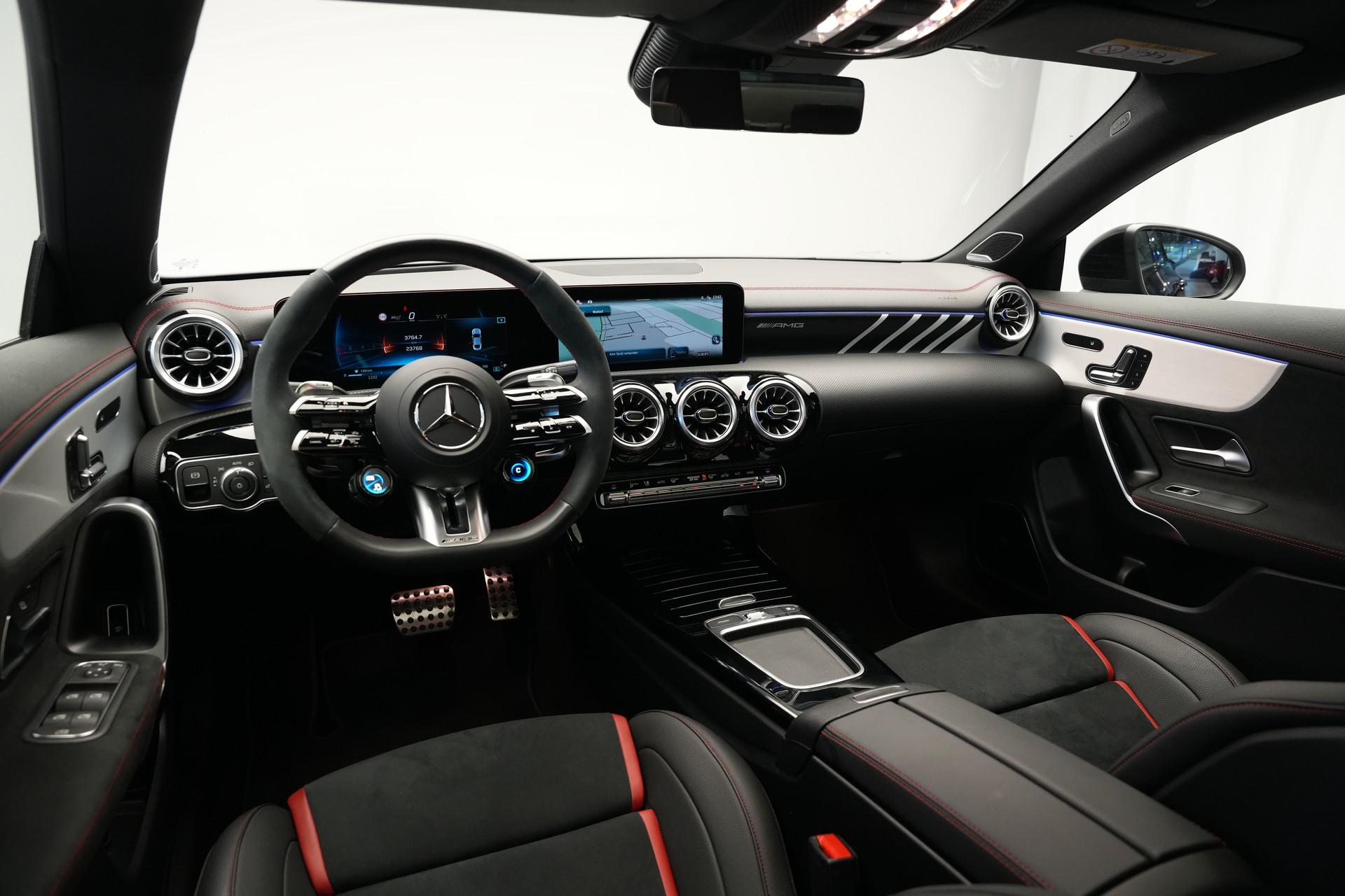 MERCEDES-BENZ CLA 45 S AMG 4Matic+ 8G-DCT *Burmester* *Schalensitze* *Panorama*-image-11