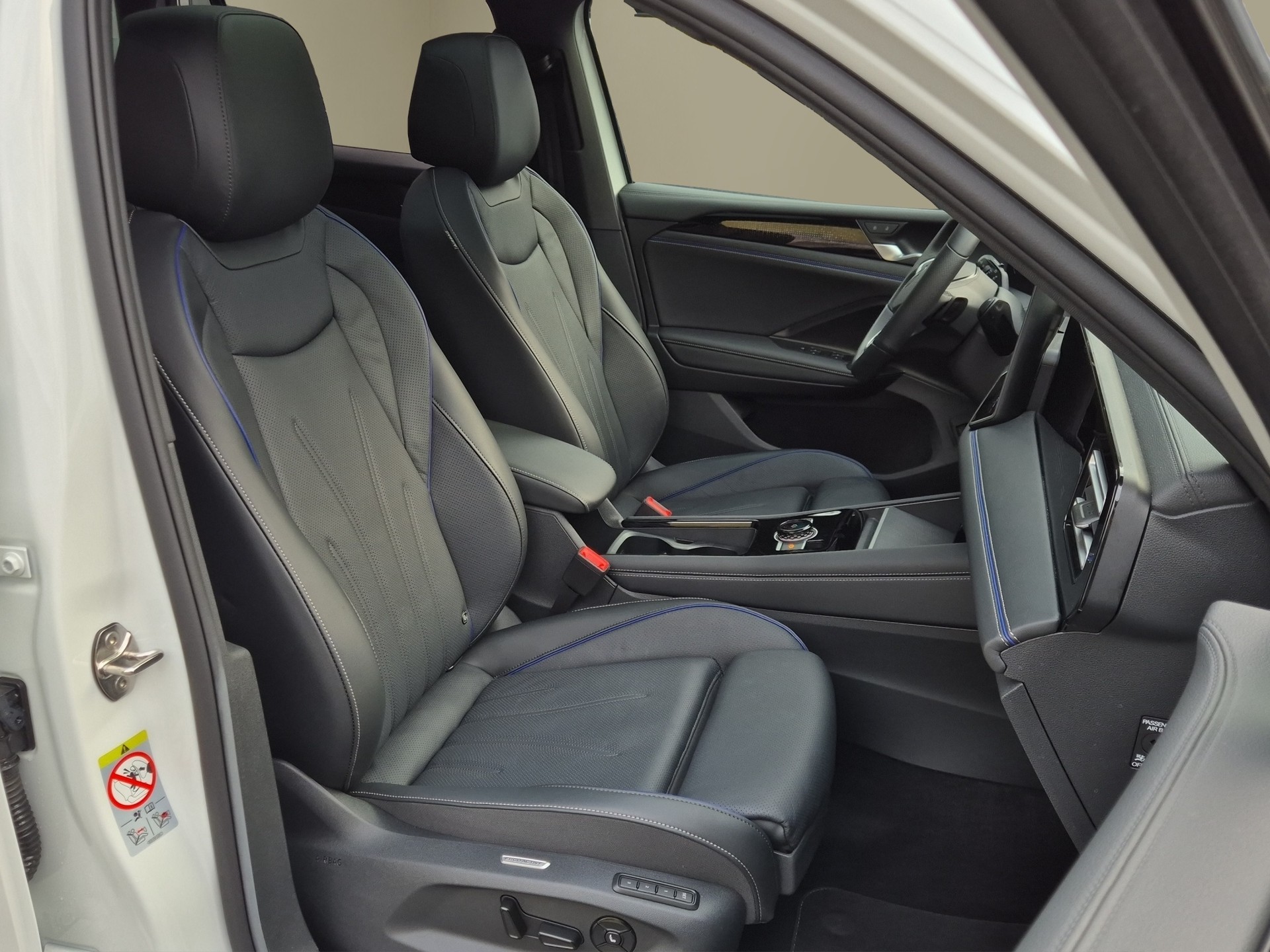VW Tiguan 2.0 TSI DSG R-Line 4Motion-image-15