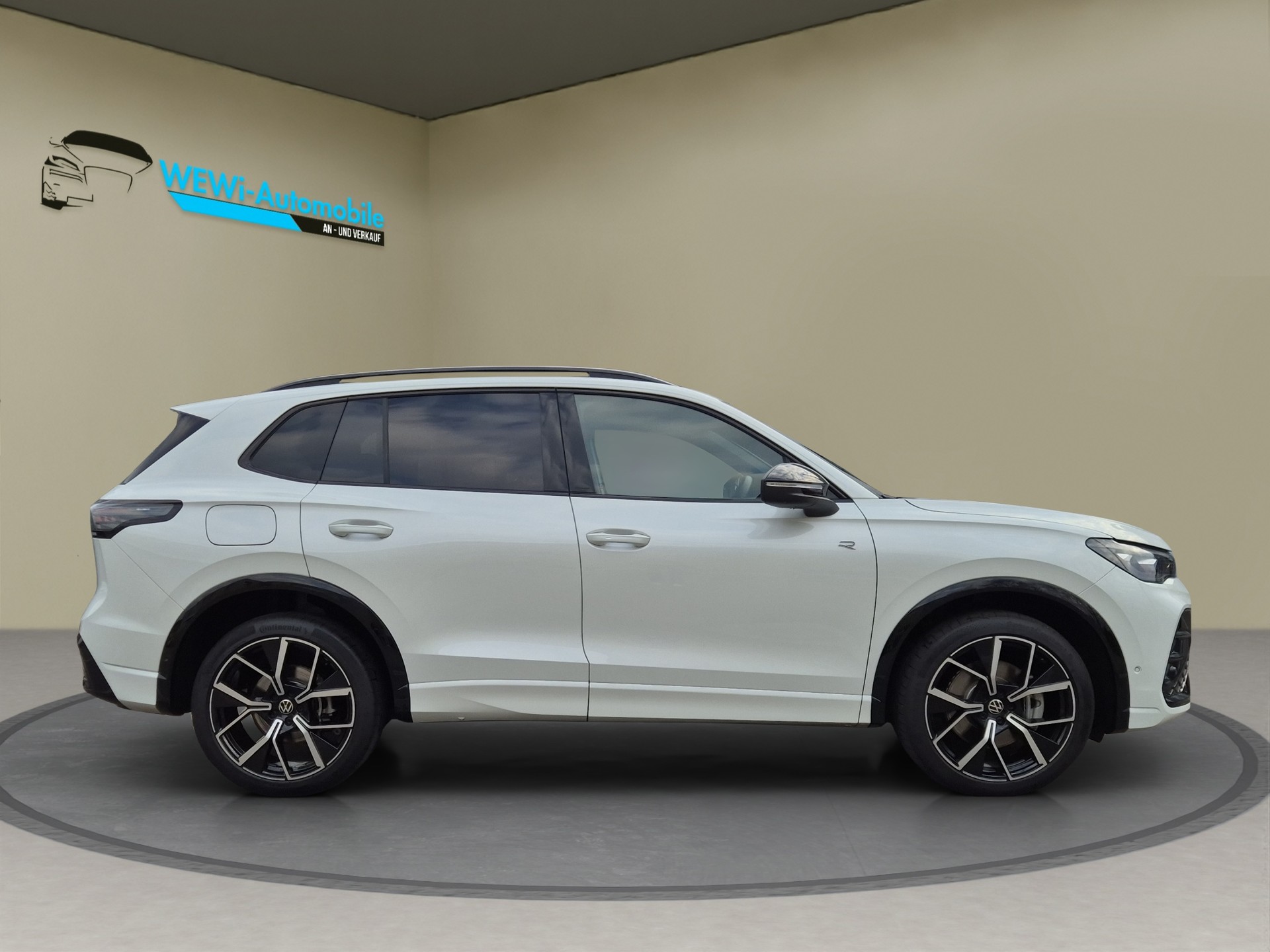 VW Tiguan 2.0 TSI DSG R-Line 4Motion-image-5