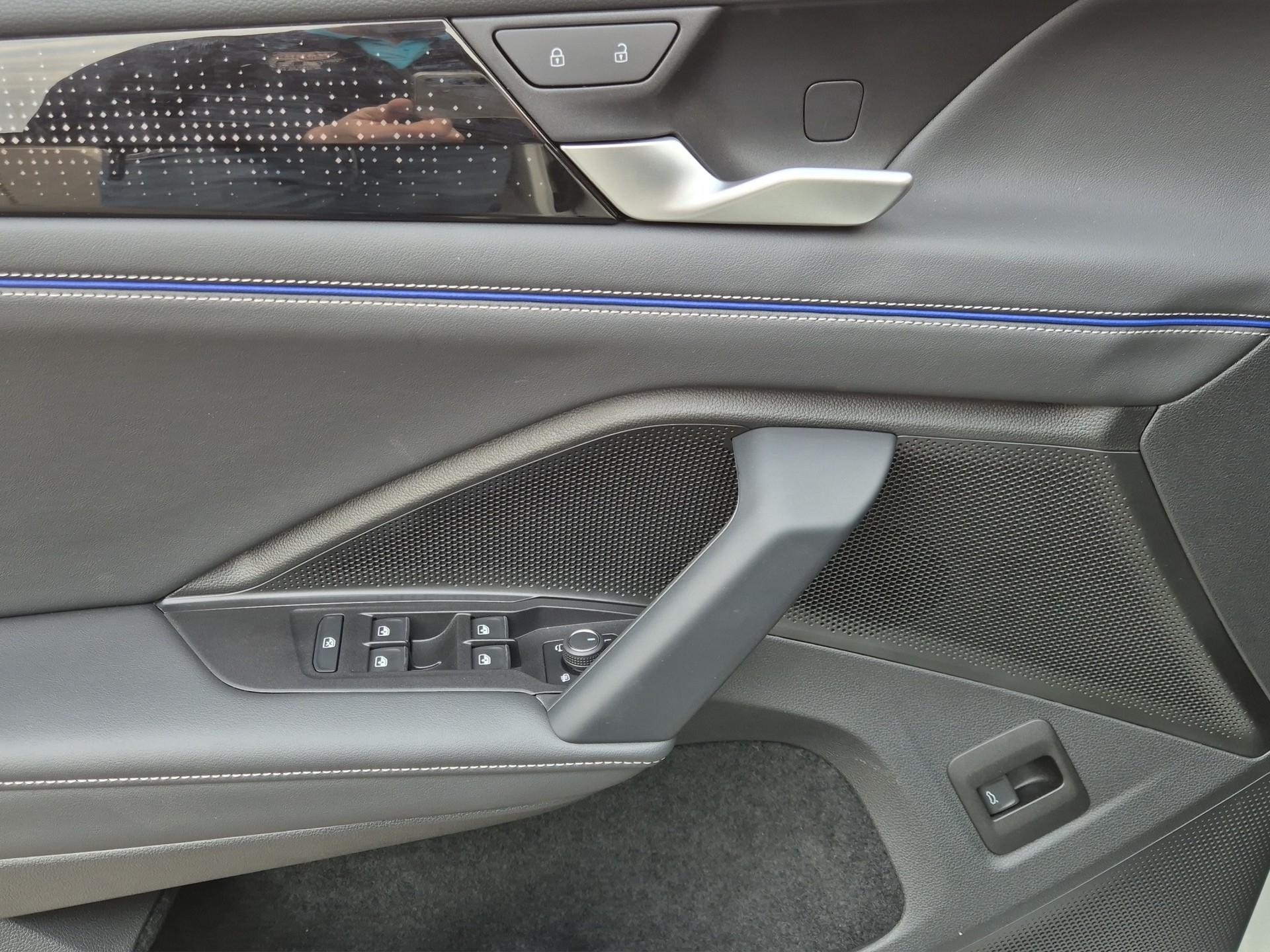 VW Tiguan 2.0 TSI DSG R-Line 4Motion-image-14