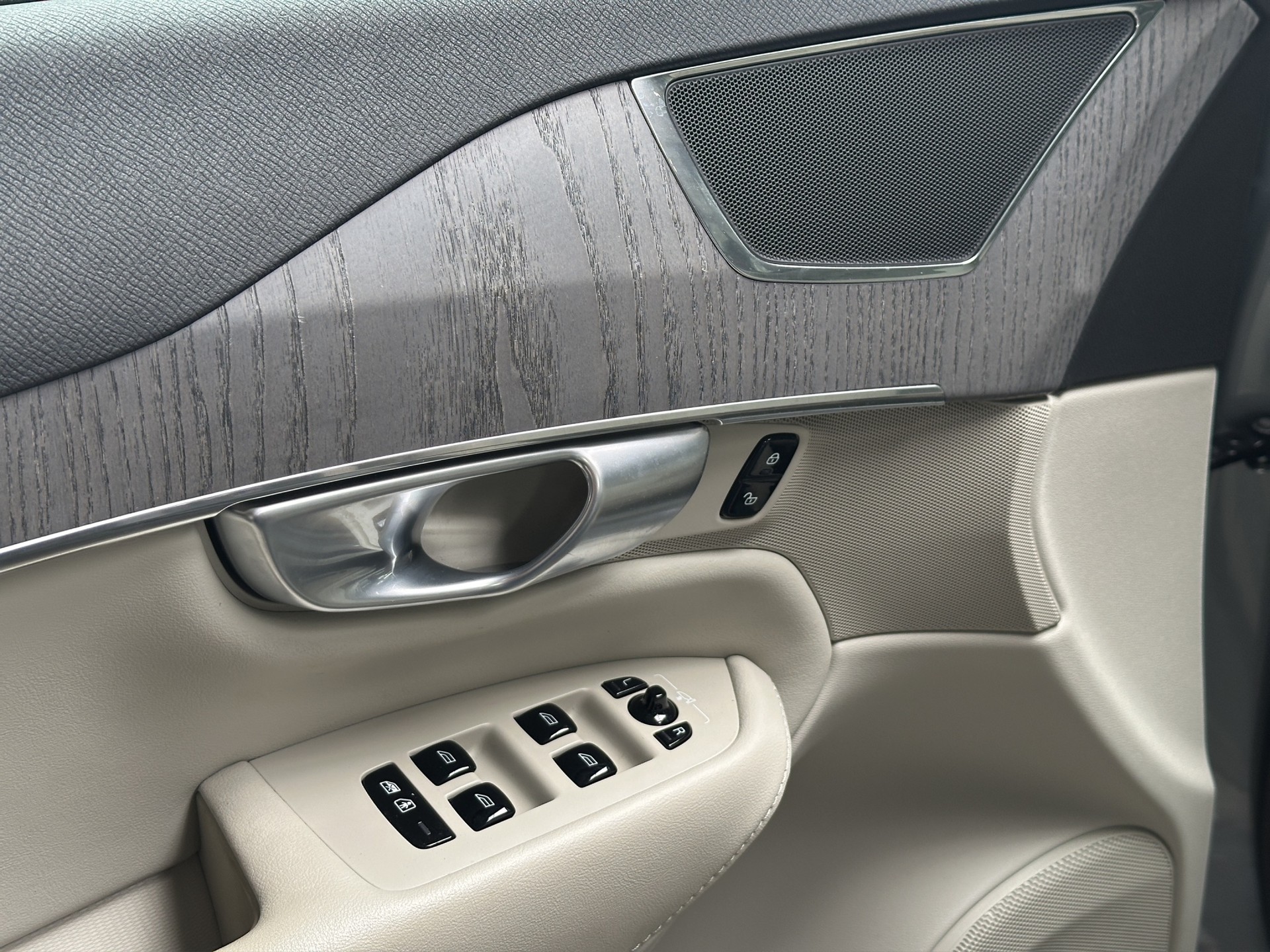 VOLVO XC90 B5 Benzin Mild Hybrid AWD Core Geartronic-image-9