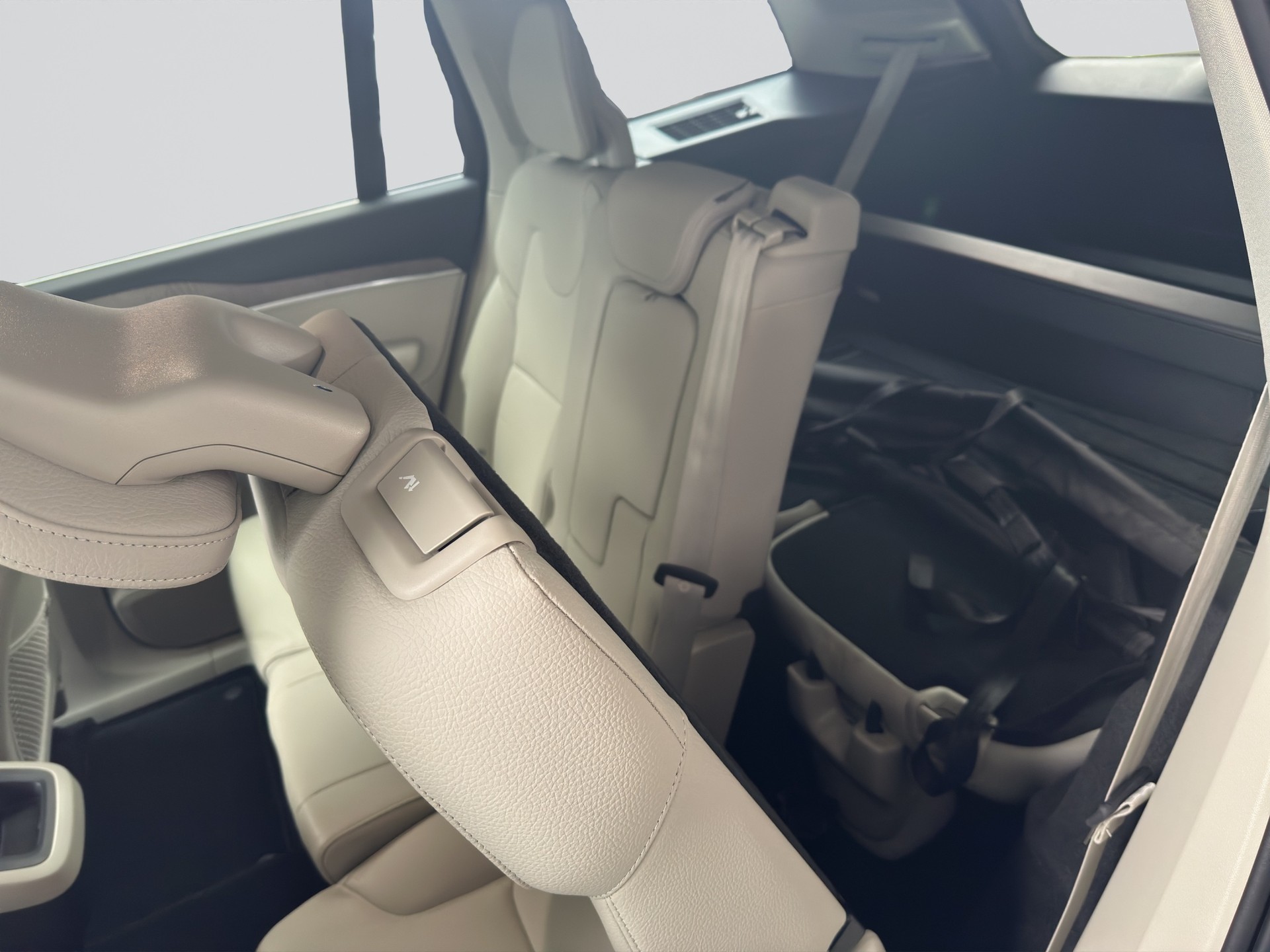 VOLVO XC90 B5 Benzin Mild Hybrid AWD Core Geartronic-image-7