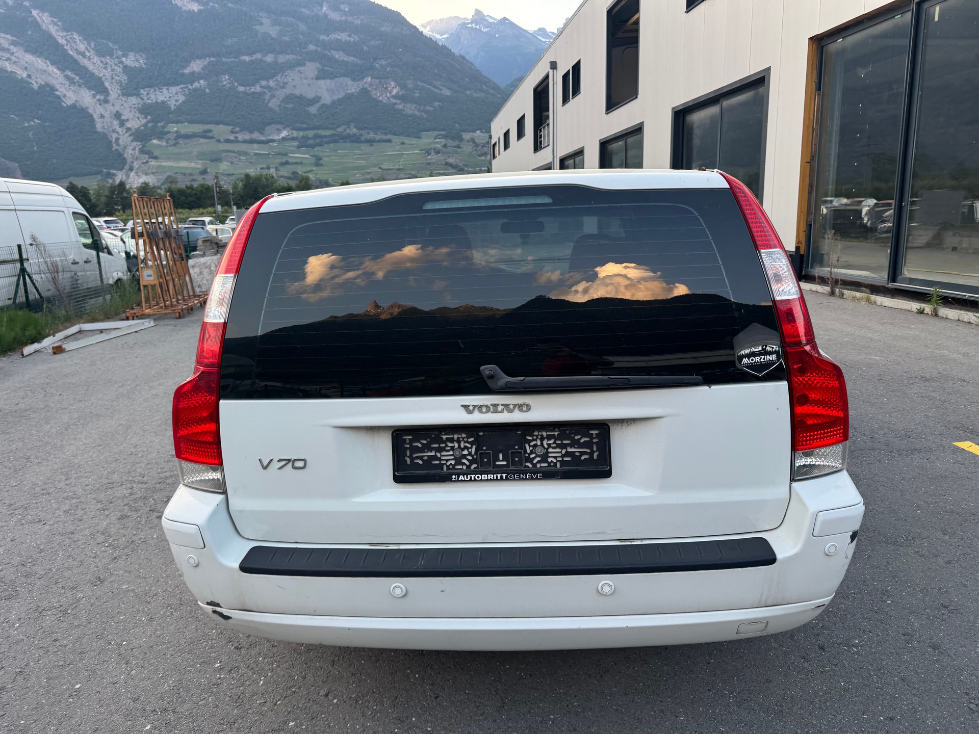 VOLVO V70 2.4 Momentum-image-5
