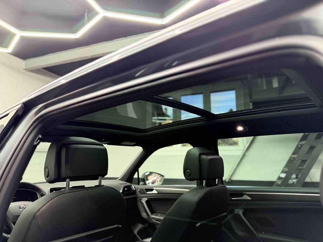 SEAT Tarraco 2.0TSI Xcellence 4Drive DSG | 360° Kamera | Anhängerkupplung 2400KG | BeatsAudio | ACC | 7. Plätzer-image-15