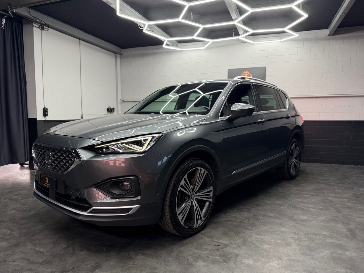 SEAT Tarraco 2.0TSI Xcellence 4Drive DSG | 360° Kamera | Anhängerkupplung 2400KG | BeatsAudio | ACC | 7. Plätzer-showroom-element-2