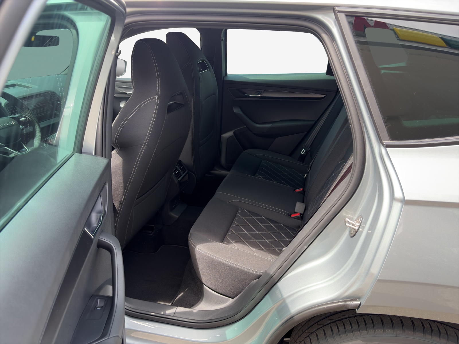 SKODA Karoq 2.0 TSI SportLine 4x4 DSG-image-11
