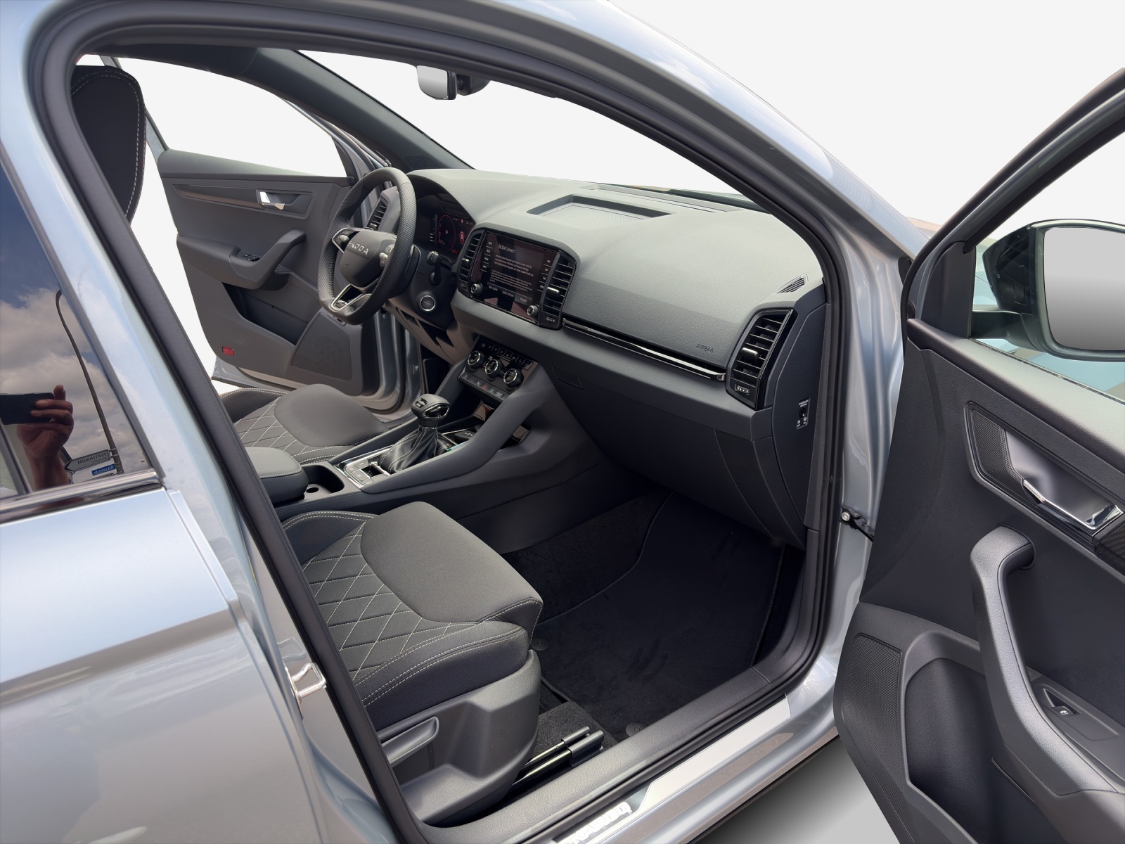 SKODA Karoq 2.0 TSI SportLine 4x4 DSG-image-13