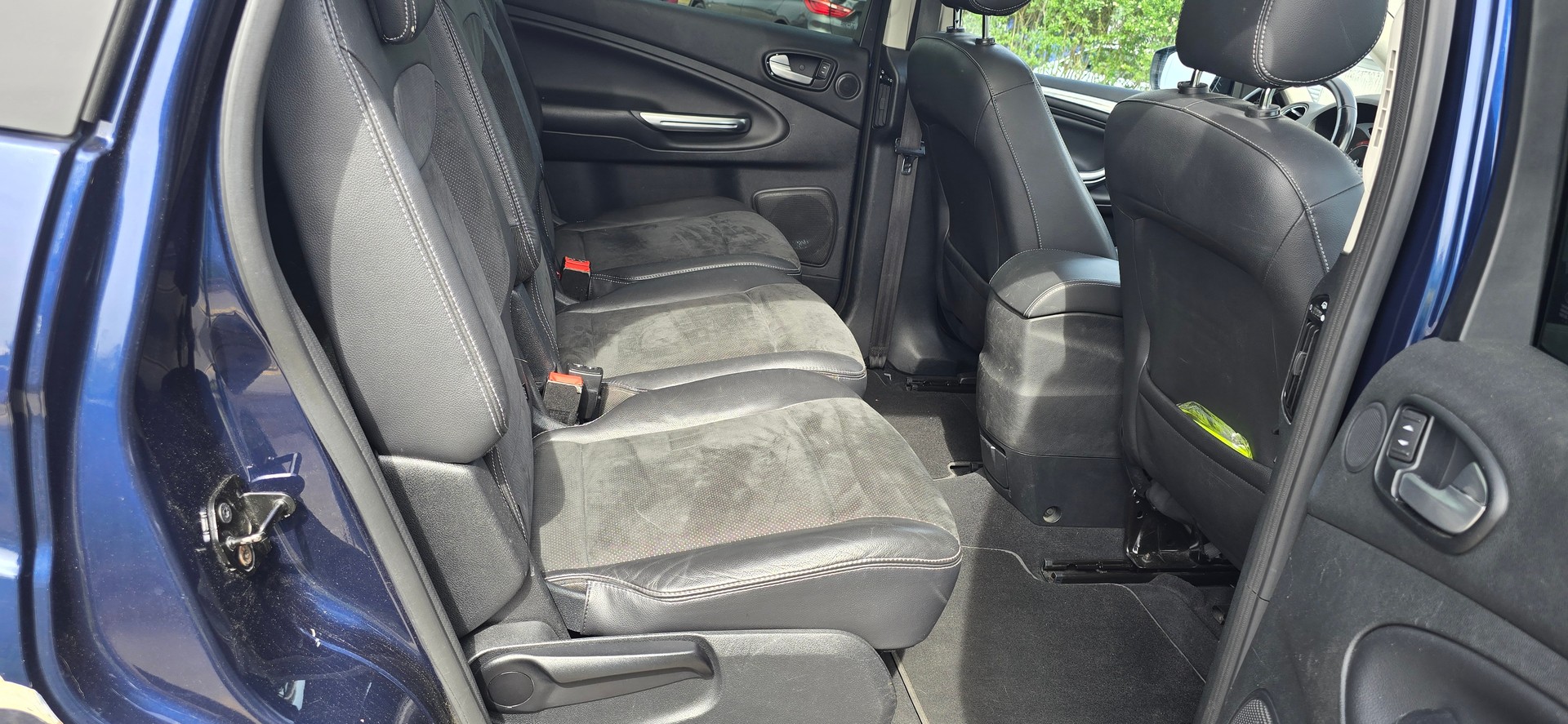 FORD S-Max 2.2 TDCi Magic Edition-image-10