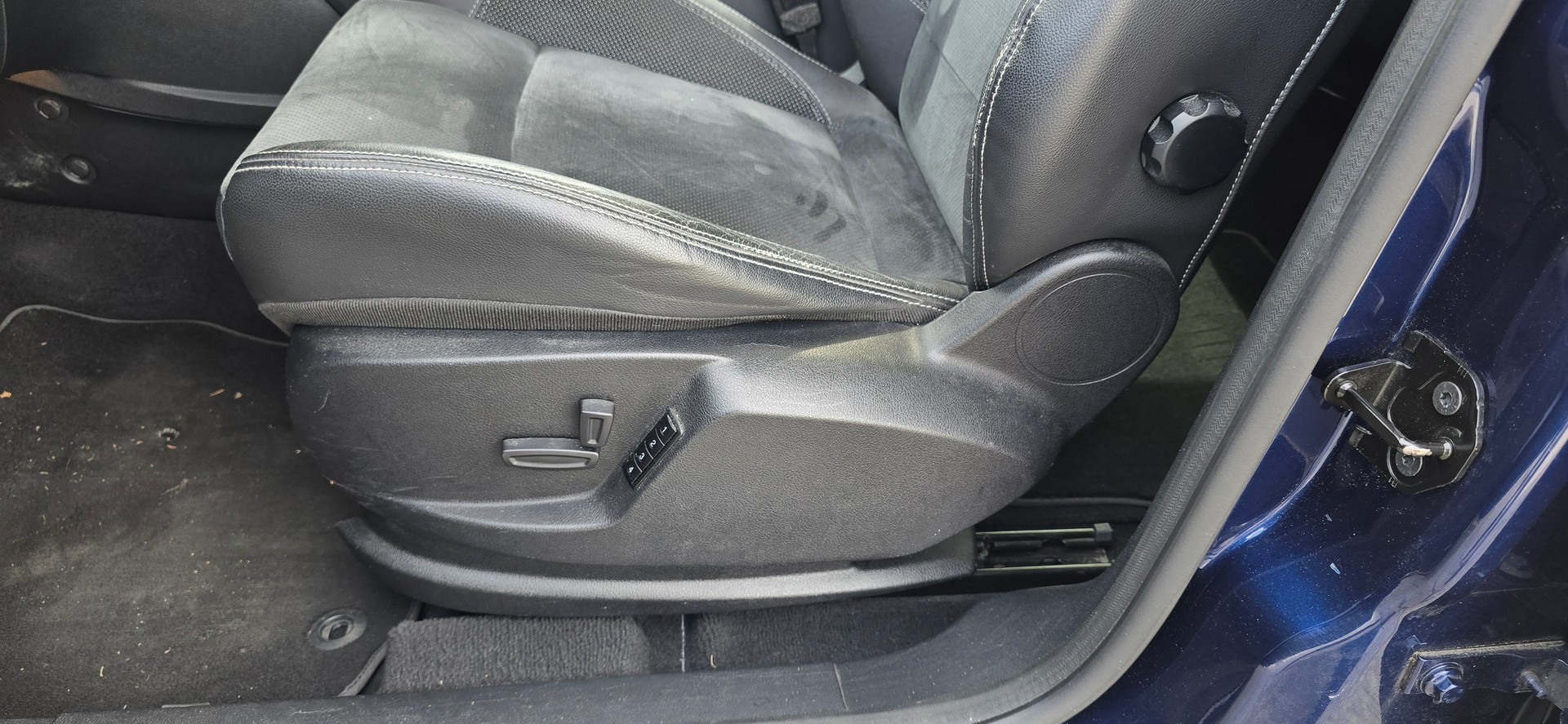 FORD S-Max 2.2 TDCi Magic Edition-image-14