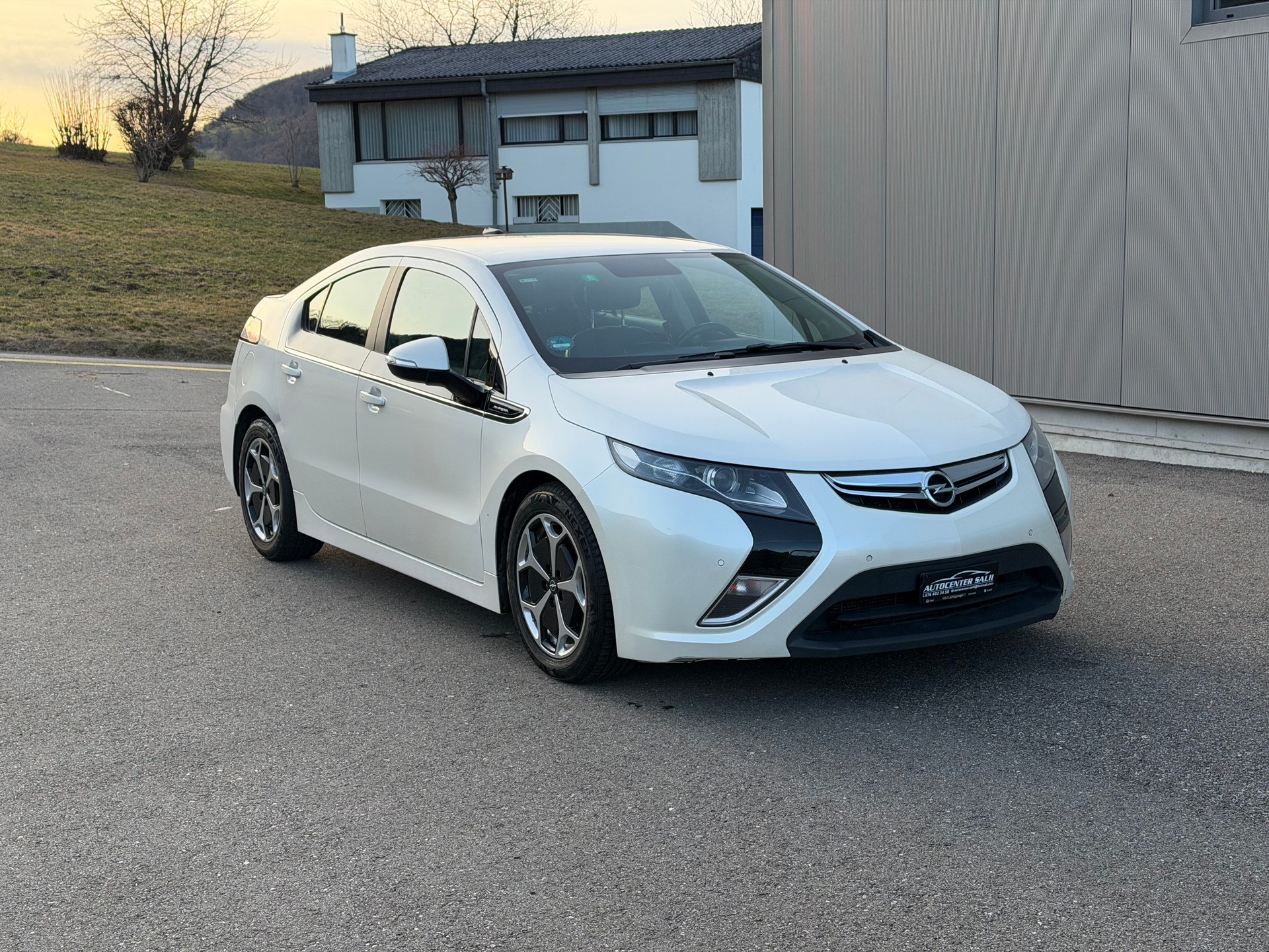 OPEL Ampera E-REV-image-1