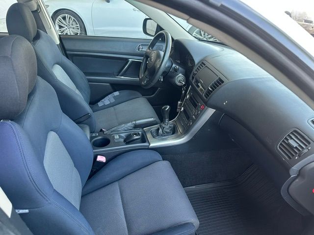 SUBARU Legacy 2.0i AWD-image-5