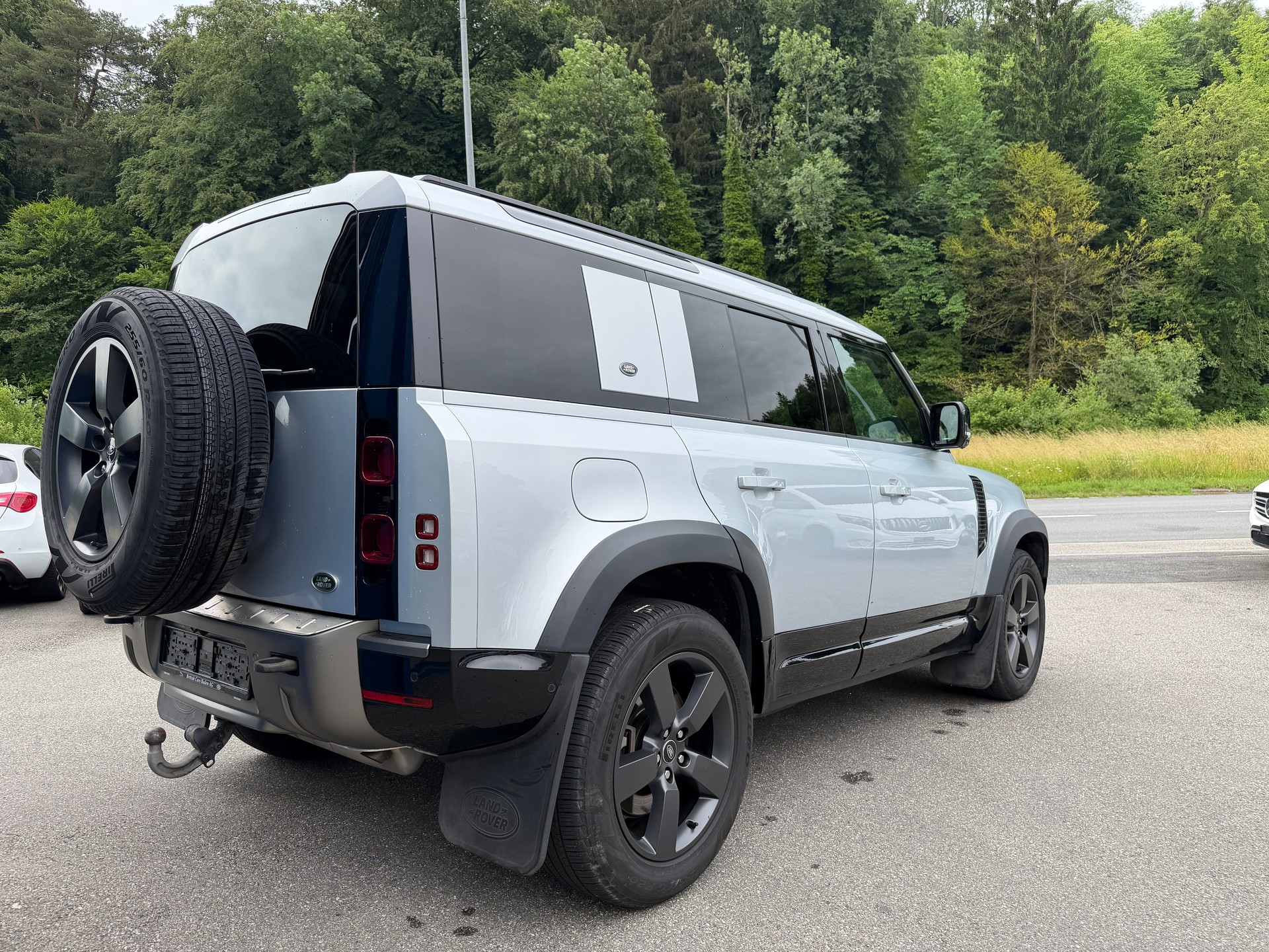 LAND ROVER Defender 110 P400e Si4 PHEV X-Dynamic HSE AT8-image-3