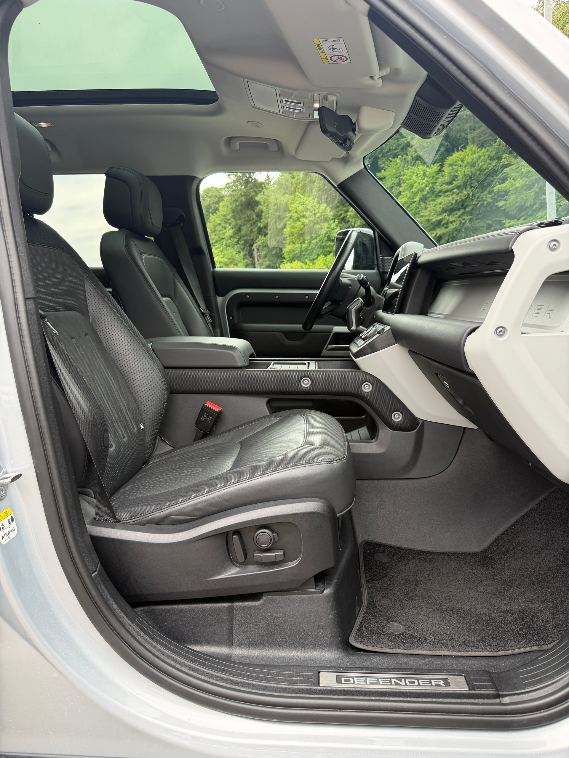 LAND ROVER Defender 110 P400e Si4 PHEV X-Dynamic HSE AT8-image-10