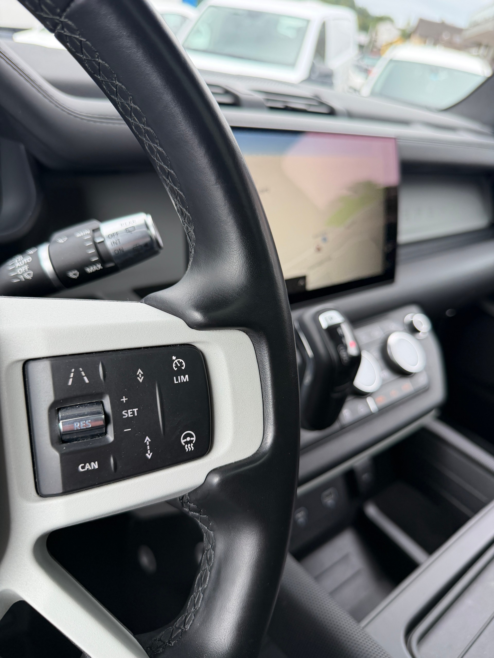 LAND ROVER Defender 110 P400e Si4 PHEV X-Dynamic HSE AT8-image-12