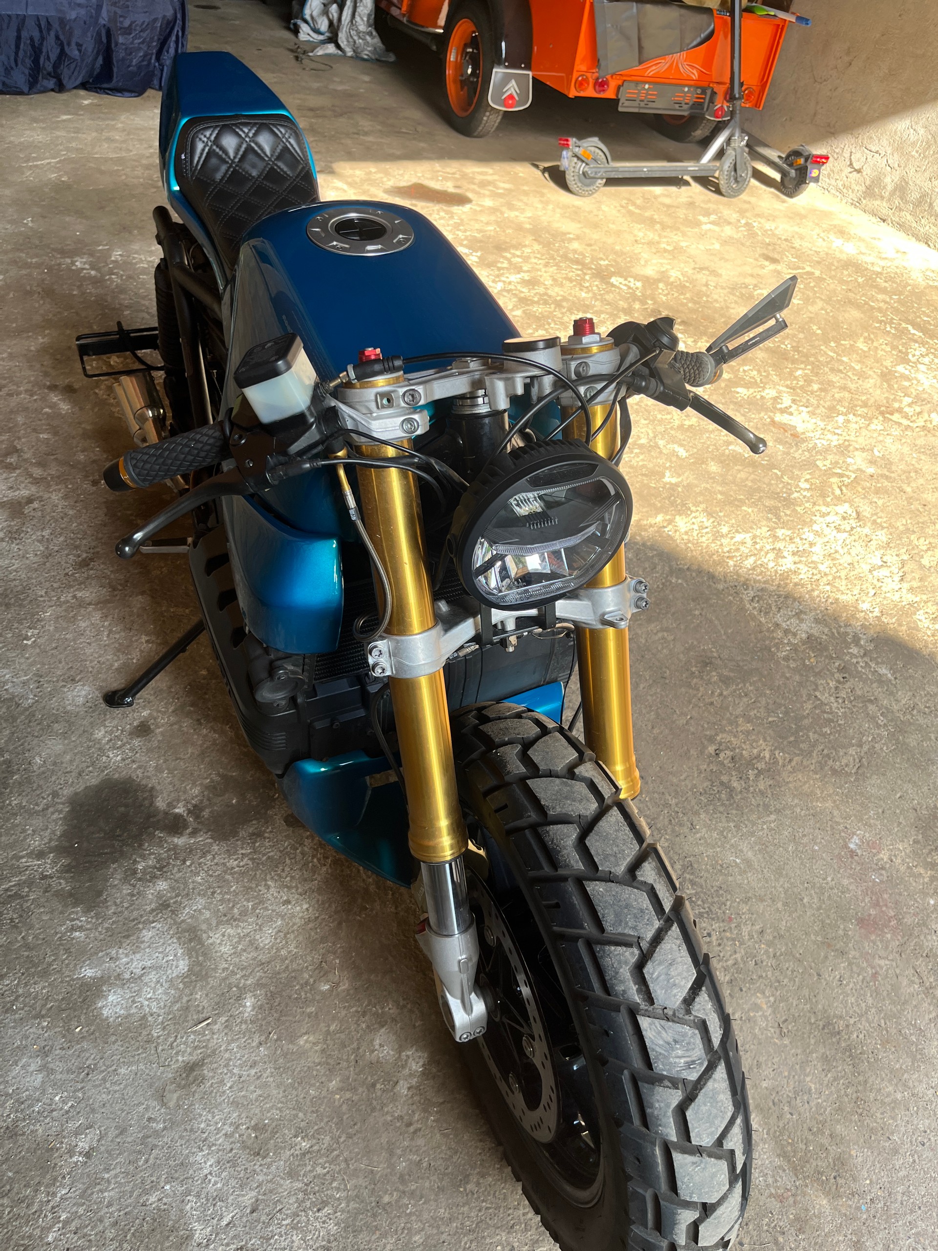 BMW Café Racer-image-11