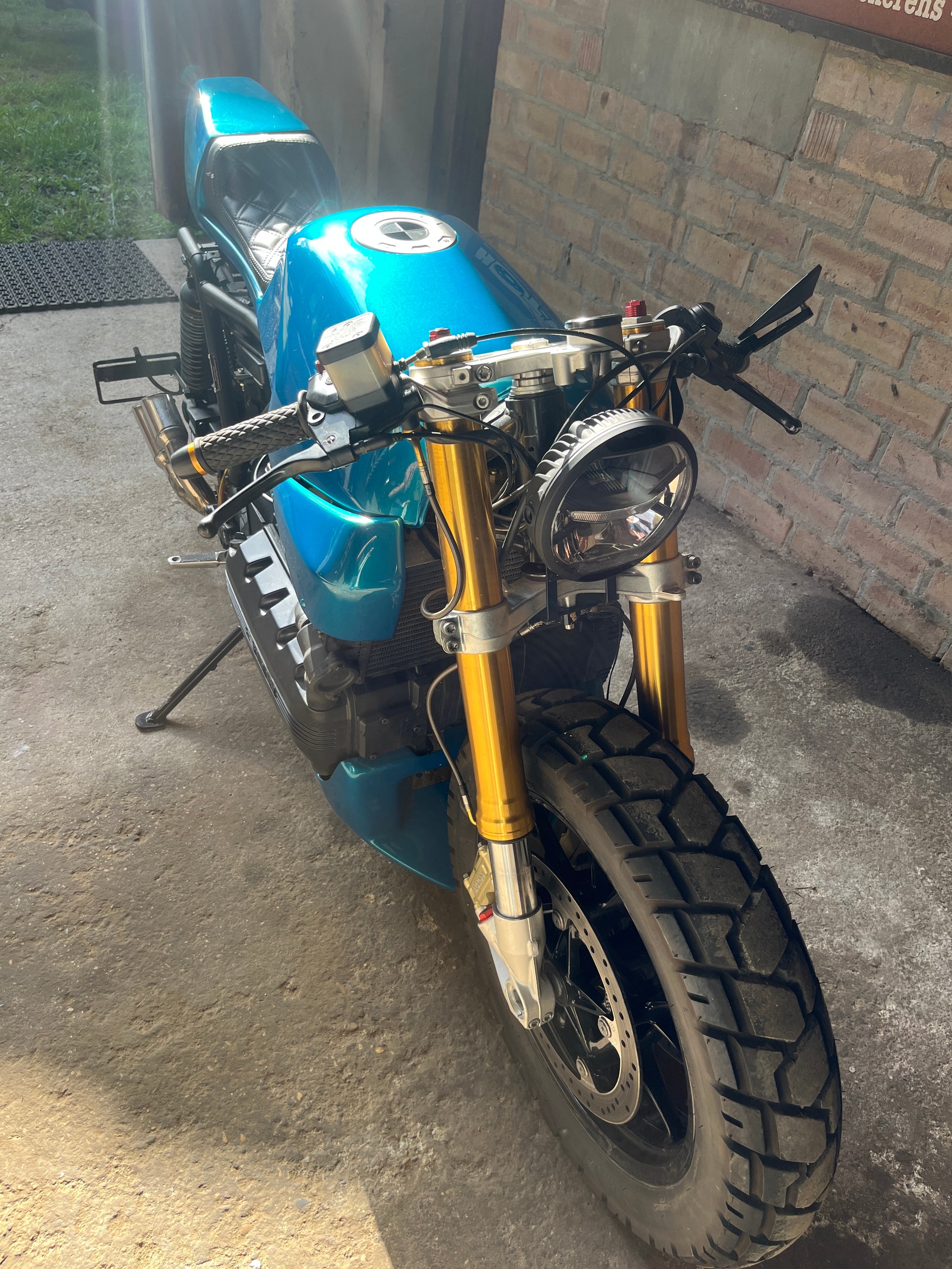 BMW Café Racer-image-2