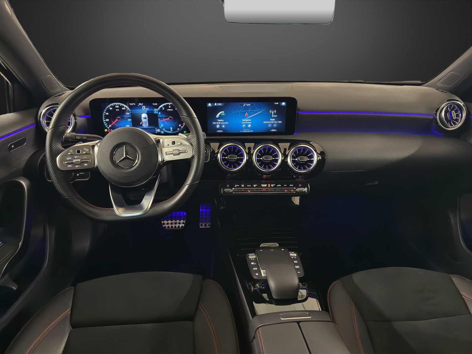 MERCEDES-BENZ A 200 AMG Line 7G-DCT-image-9