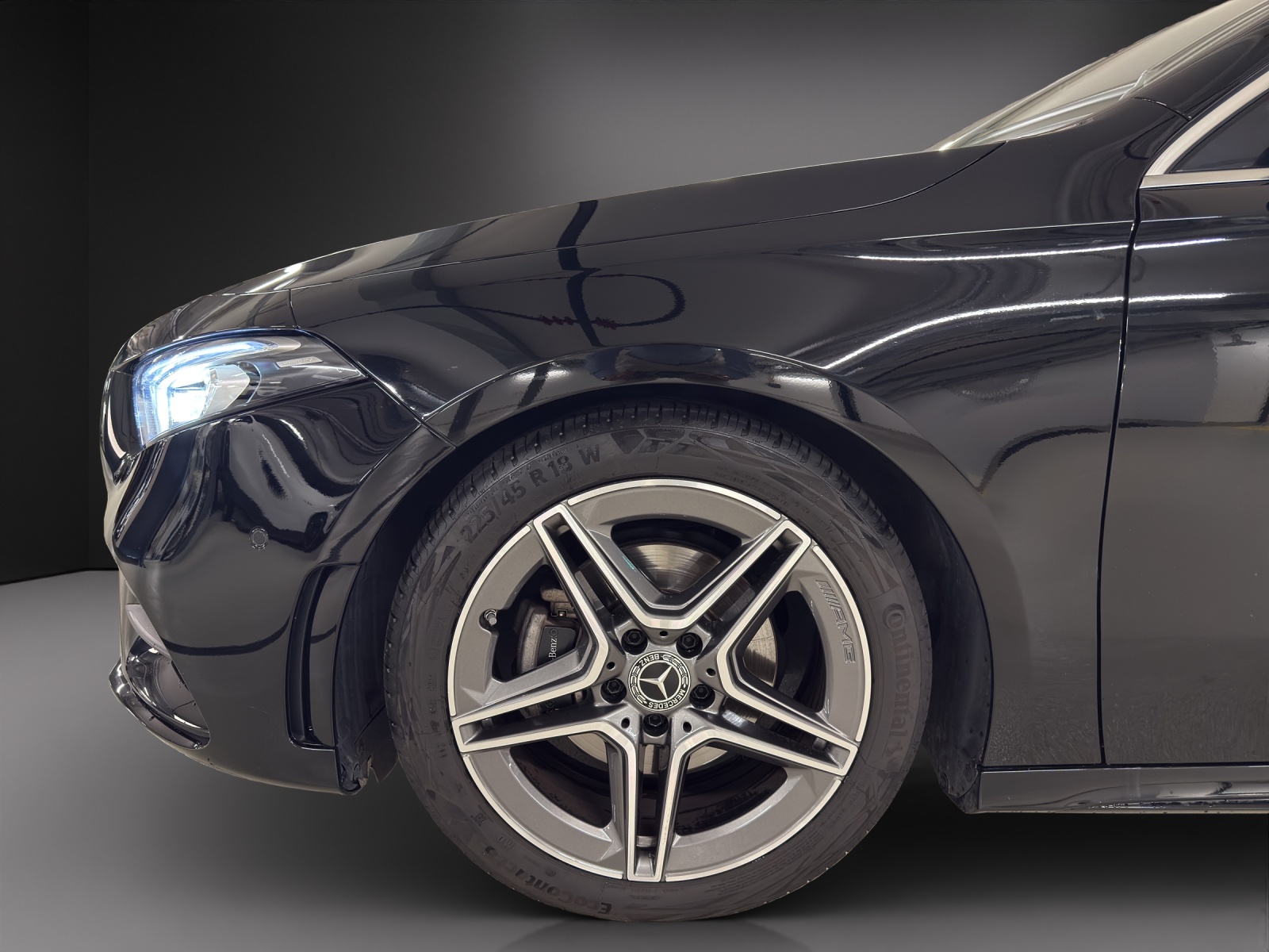 MERCEDES-BENZ A 200 AMG Line 7G-DCT-image-8