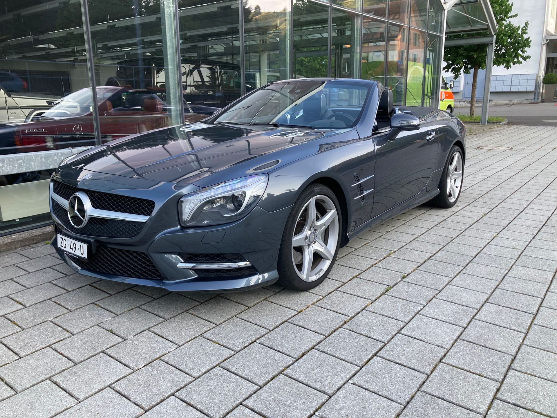 MERCEDES-BENZ SL 500 7G-Tronic-showroom-element-2