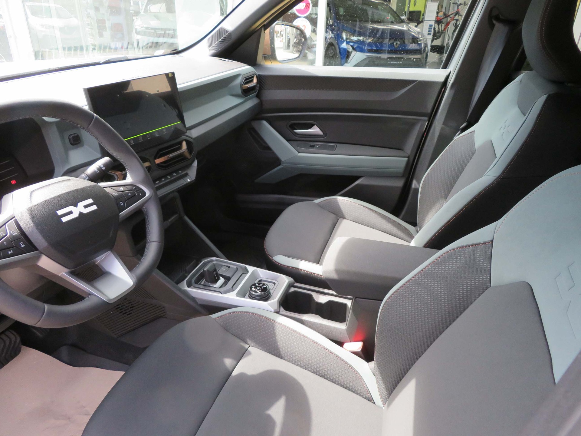 DACIA Duster 1.2 Hybrid Extreme 4WD-image-9