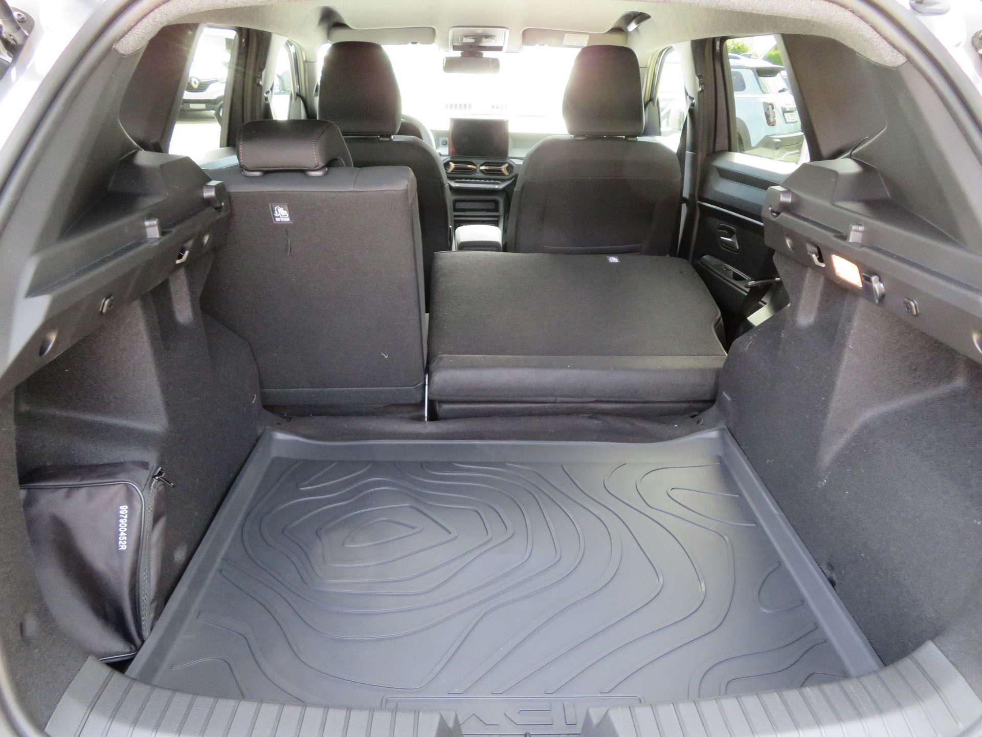 DACIA Duster 1.2 Hybrid Extreme 4WD-image-12