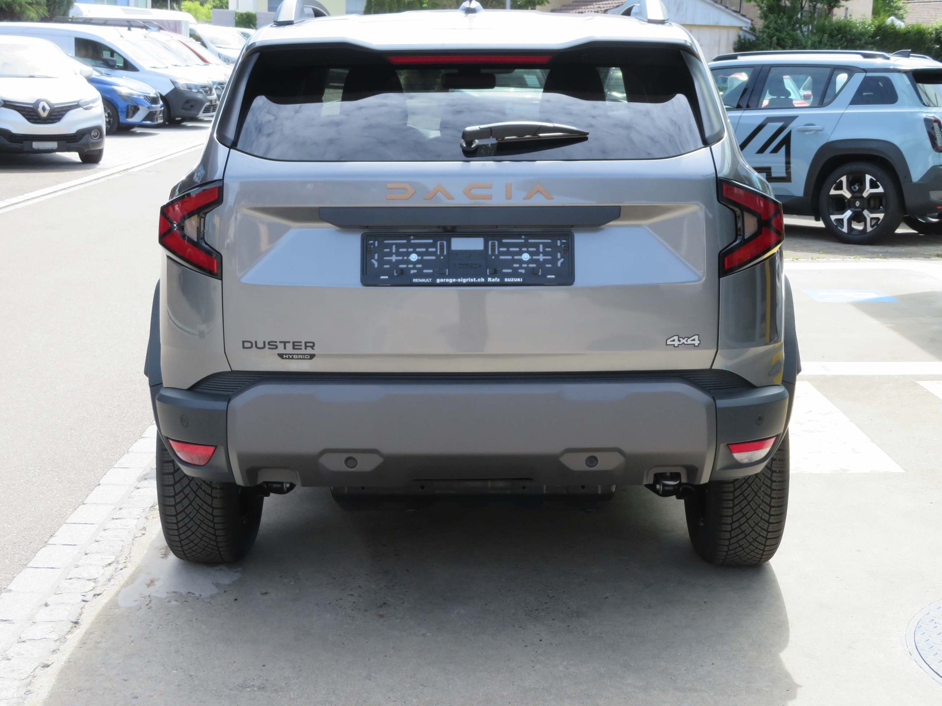 DACIA Duster 1.2 Hybrid Extreme 4WD-image-6