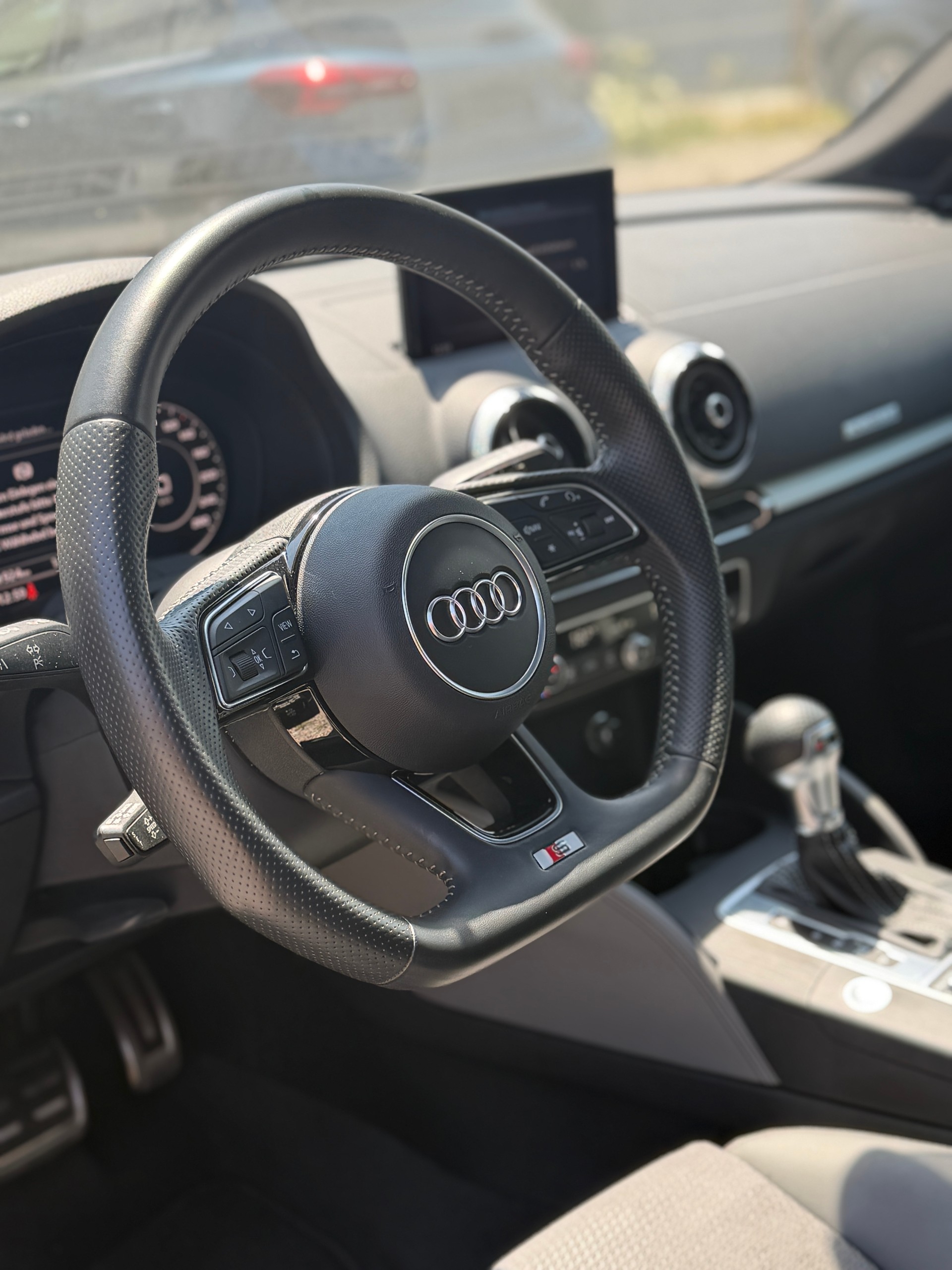 AUDI A3 Sportback 2.0 TFSI Sport quattro S-tronic-showroom-element-1