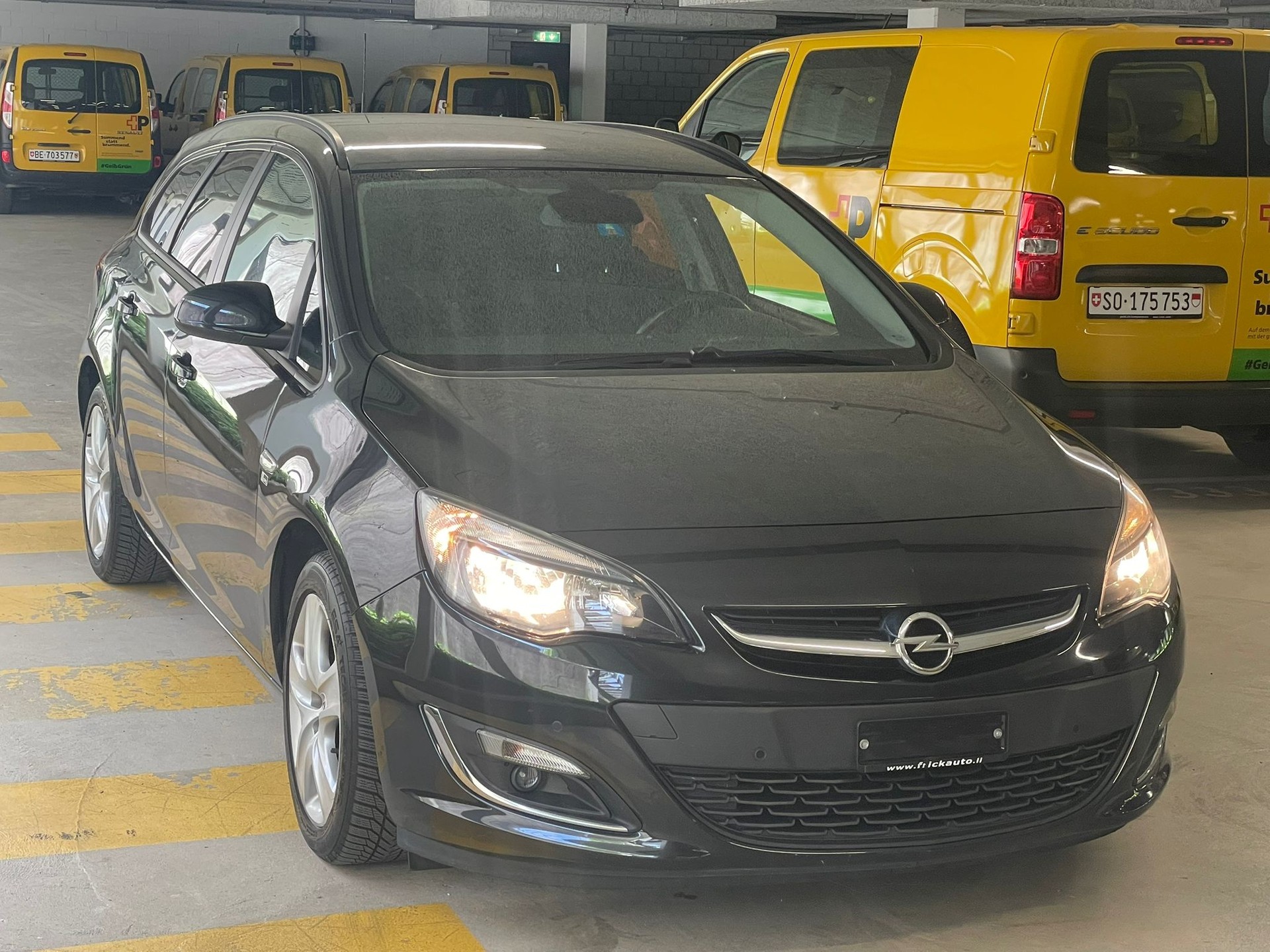 OPEL Astra ST 1.4i 16V Turbo Anniversary Ed // MFK NEU-image-16