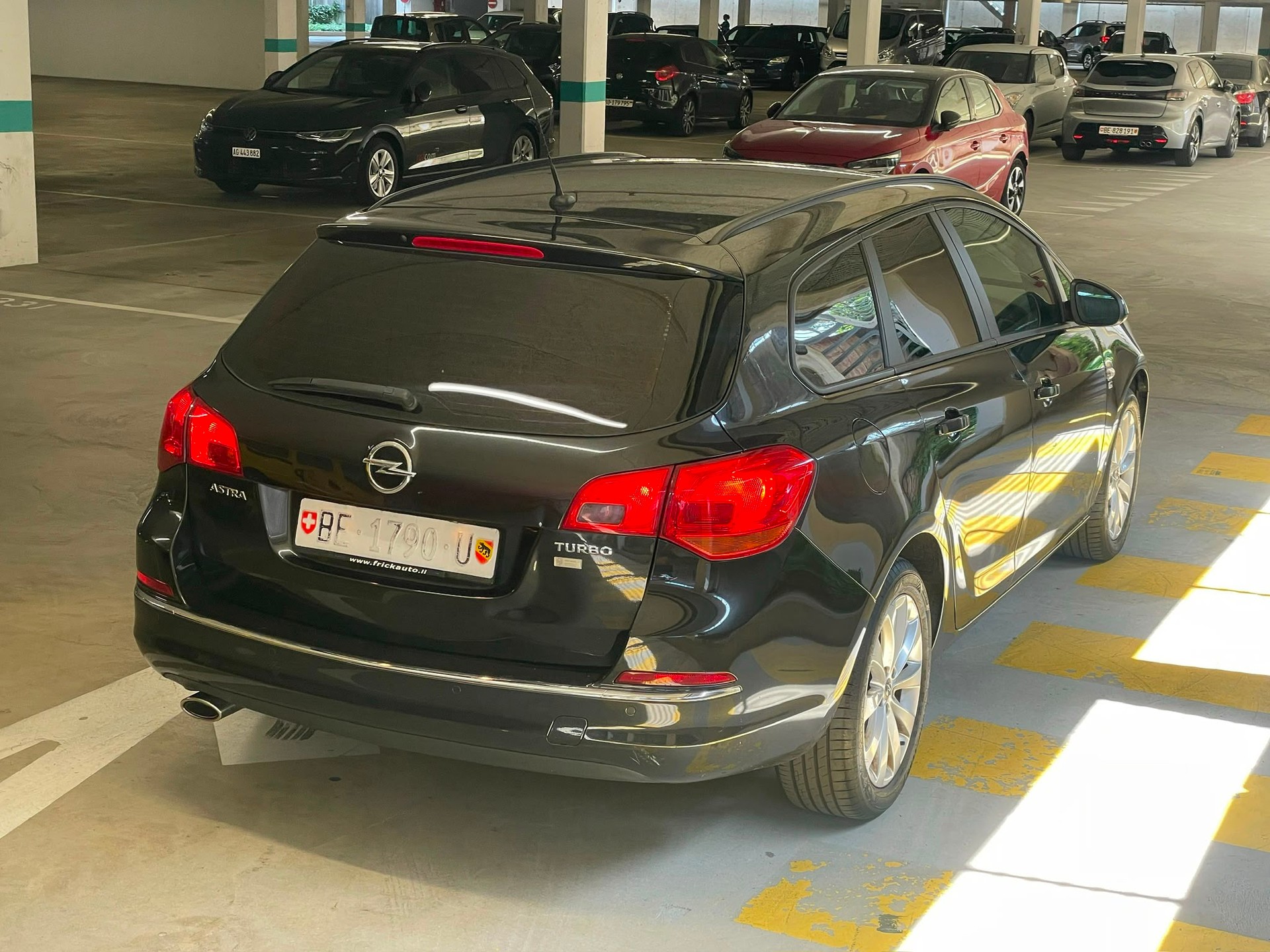 OPEL Astra ST 1.4i 16V Turbo Anniversary Ed // MFK NEU-image-5